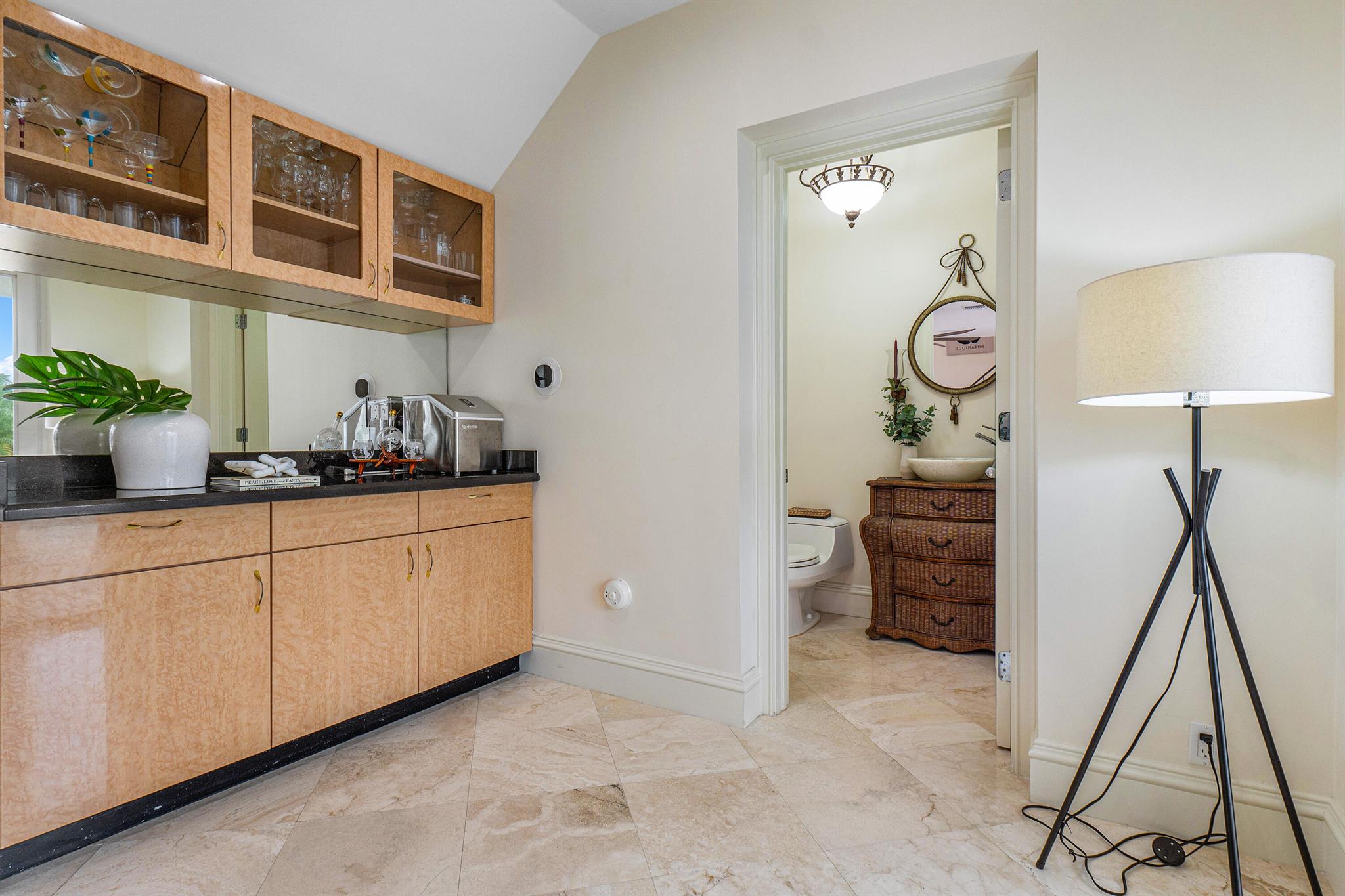 VENETIAN ISLES 1ST SEC - Residential