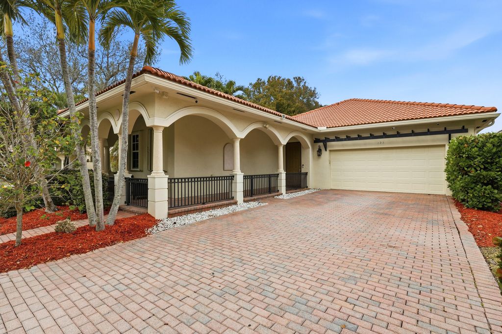 Photo of 123 Via Santa Cruz, Jupiter, FL 33458 (MLS # R11161967)