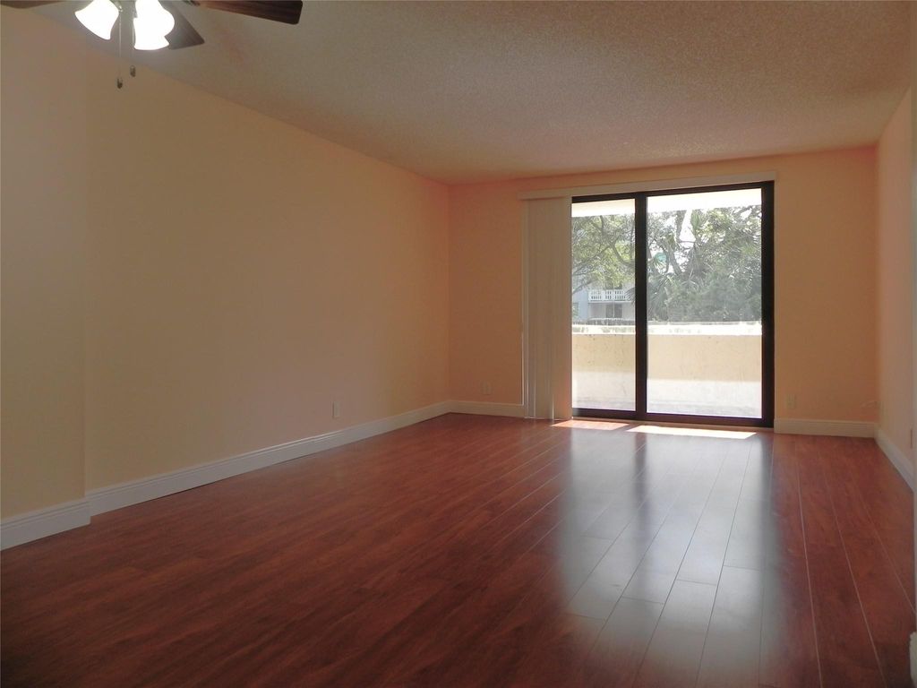 Photo of 901 Hillcrest Drive #208, Hollywood, FL 33021 (MLS # F10403149)