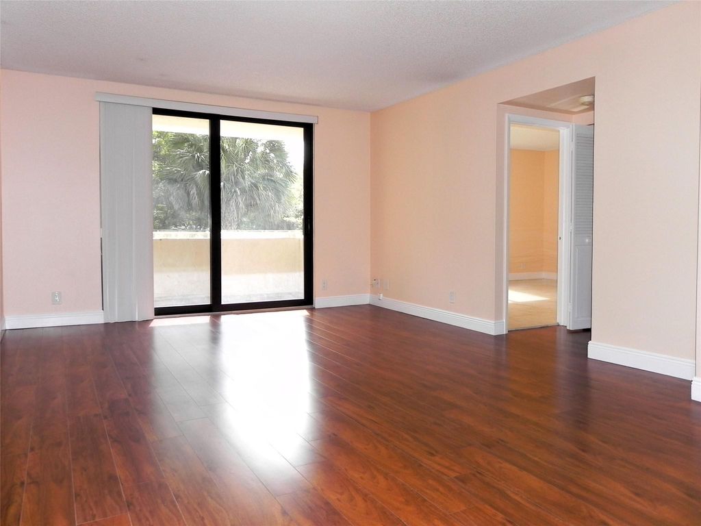 Photo of 901 Hillcrest Drive #208, Hollywood, FL 33021 (MLS # F10403149)