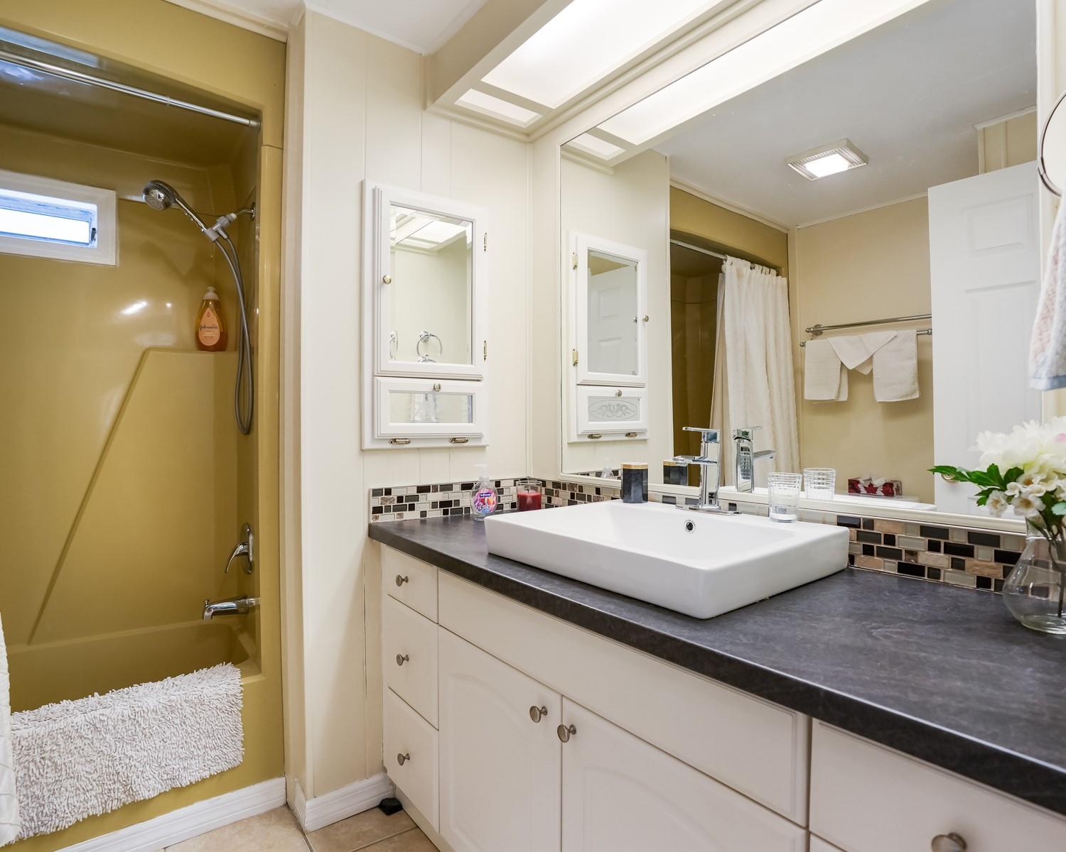 Ravenswood Estates & Mari - Residential