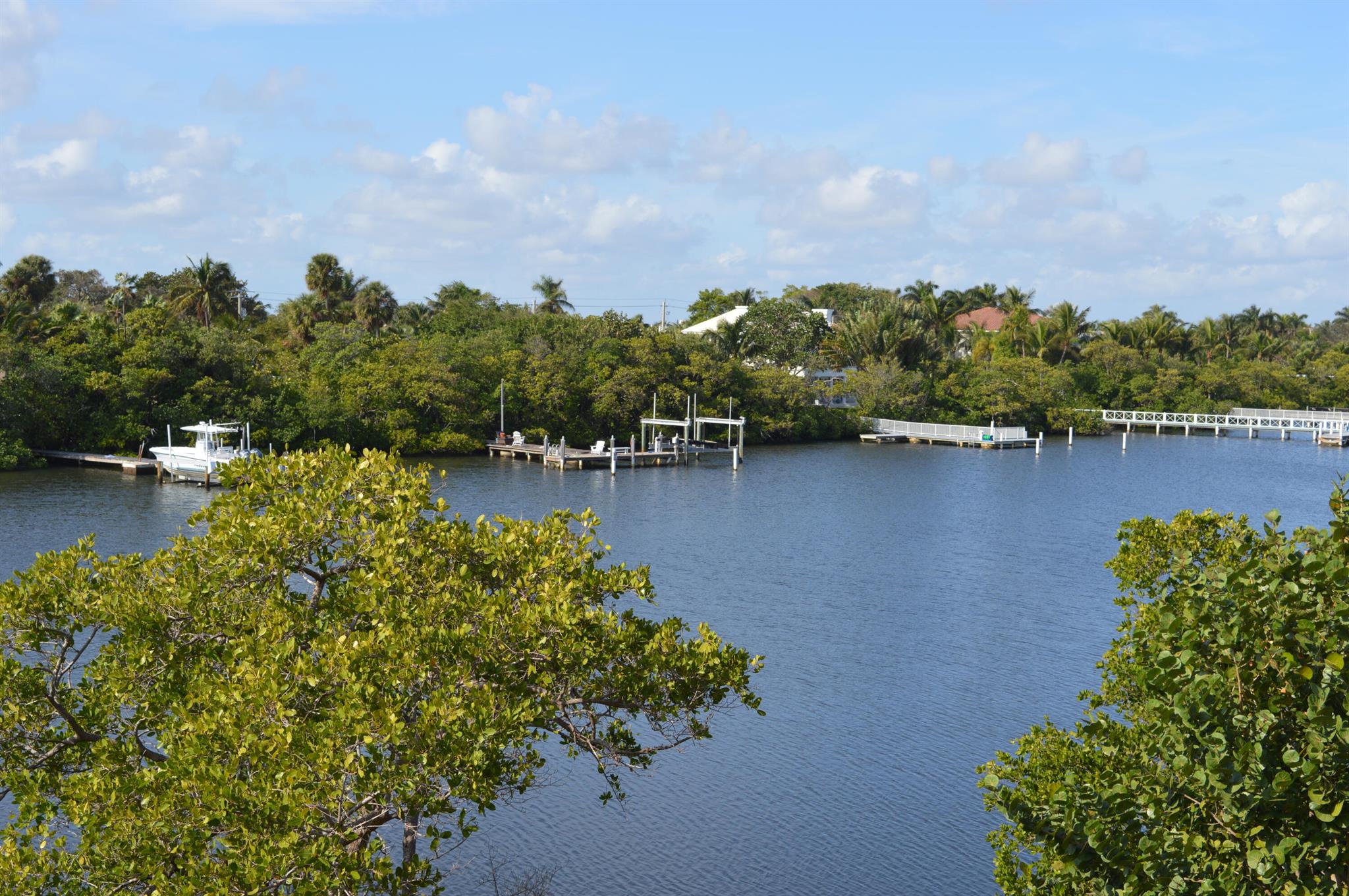 Don't wait...lock in your seasonal rental for 2026 before prices go up! Spacious unit that was converted from a 3 bedroom to 2 with an extra large living room facing the intracoastal. Washer/dryer combo in unit. Deeded beach access. Why not spend your winter in paradise.