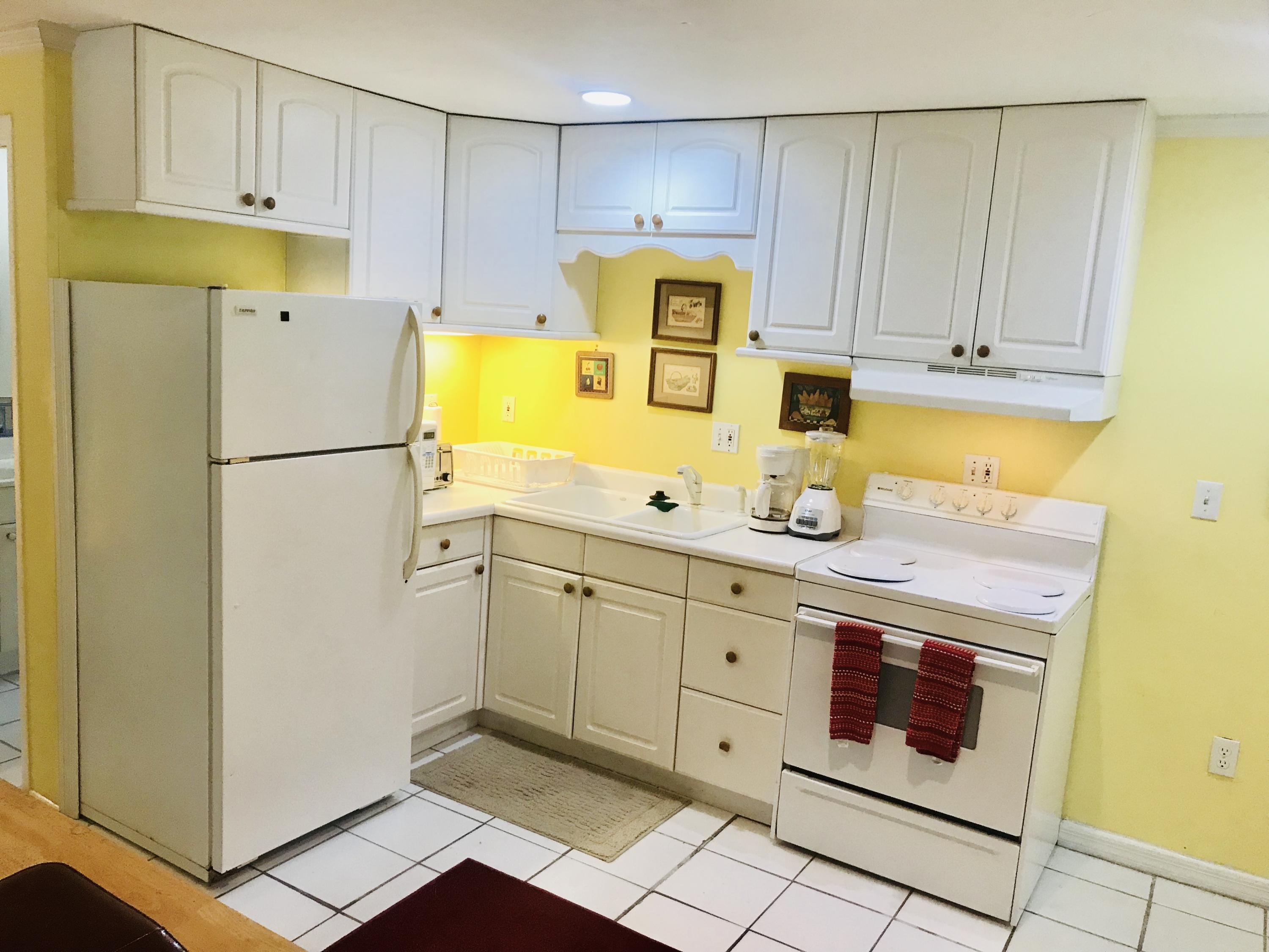 ESTATES OF SOUTH PALM BEACH - Residential Lease