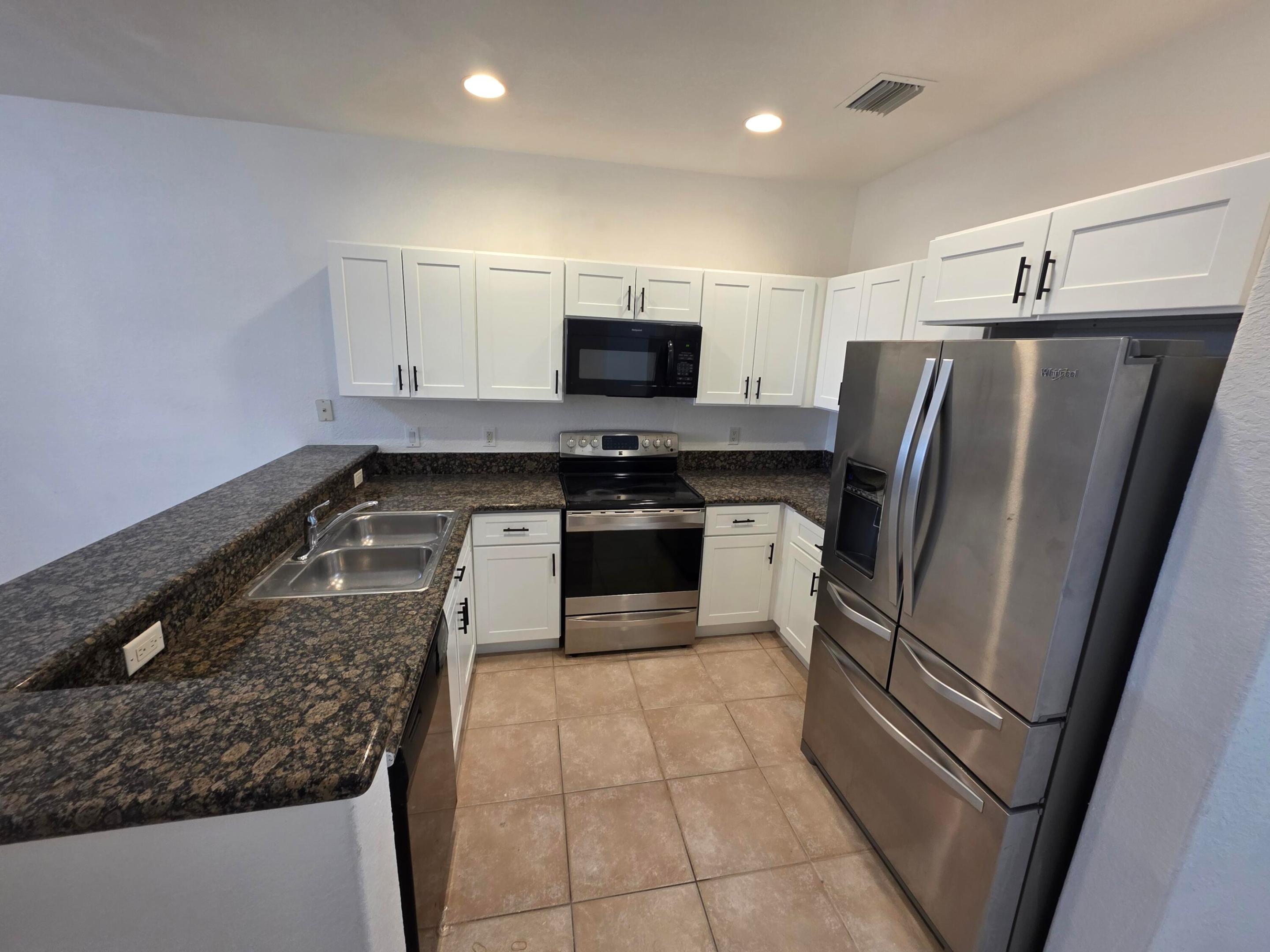 3589 NW 14th Court S 3589