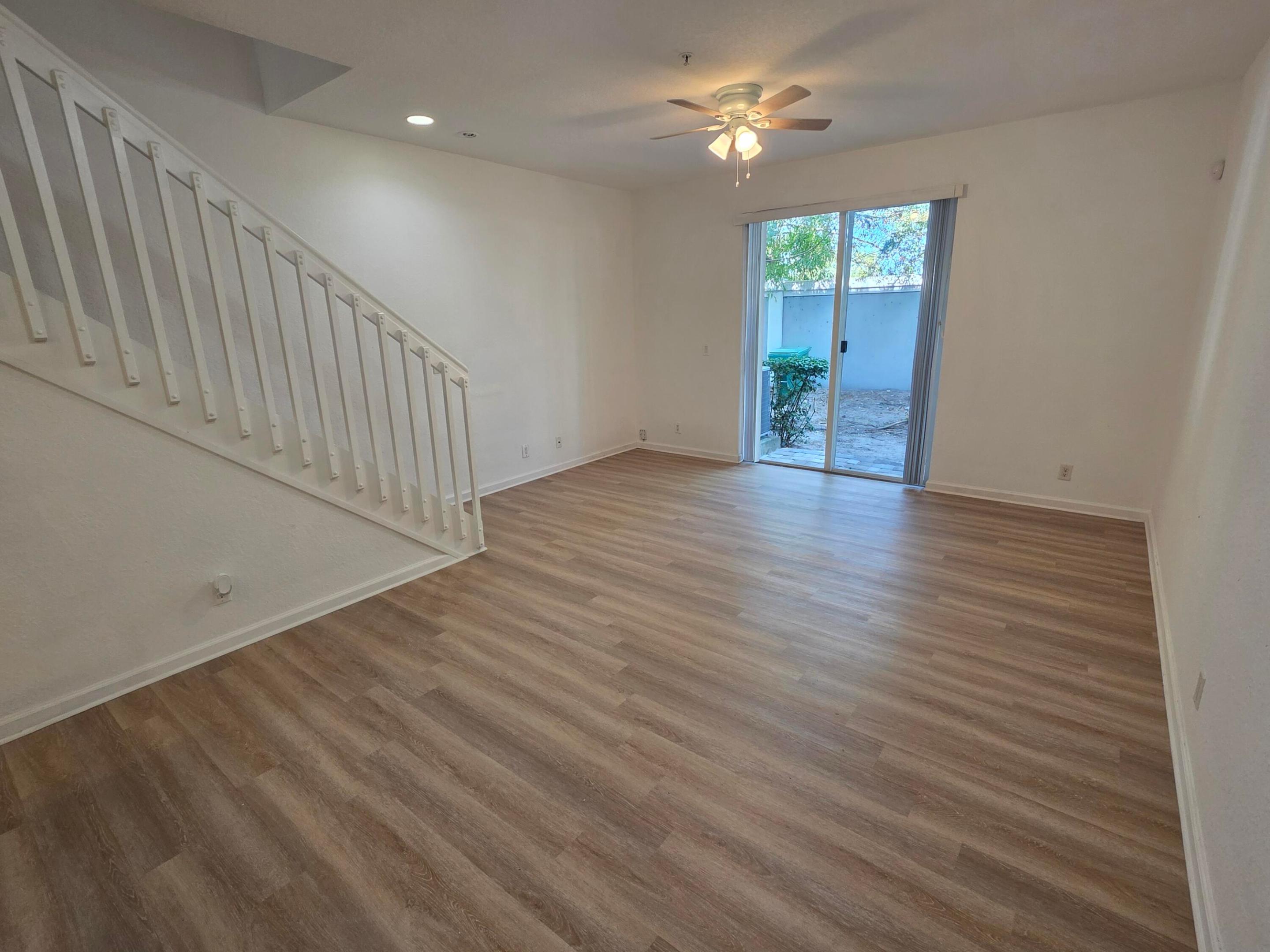 3589 NW 14th Court S 3589