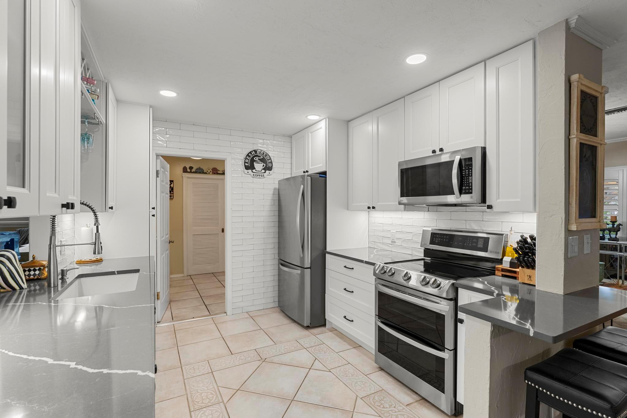 FLA-MANGO ESTATES AS - Residential