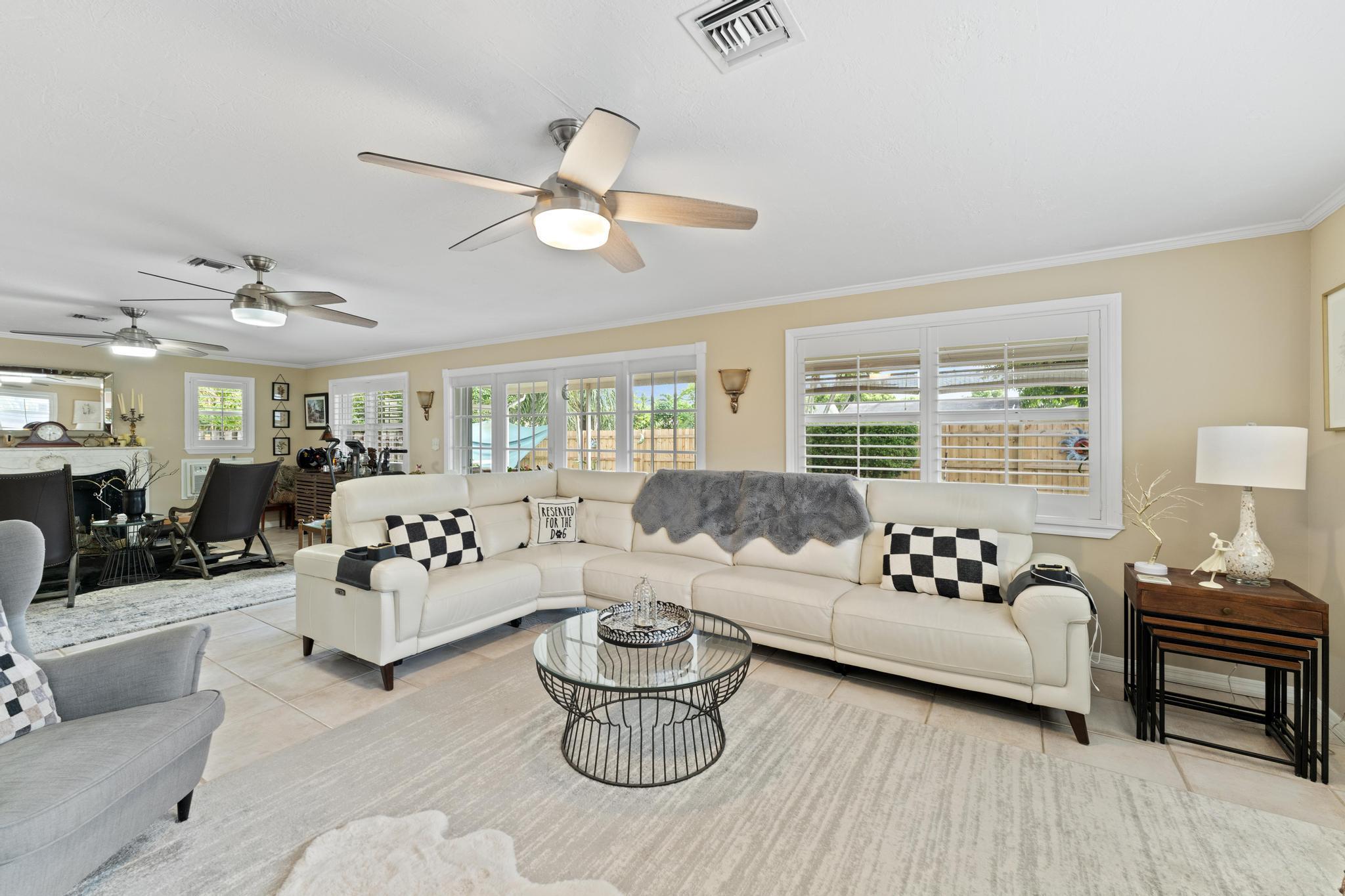 FLA-MANGO ESTATES AS - Residential