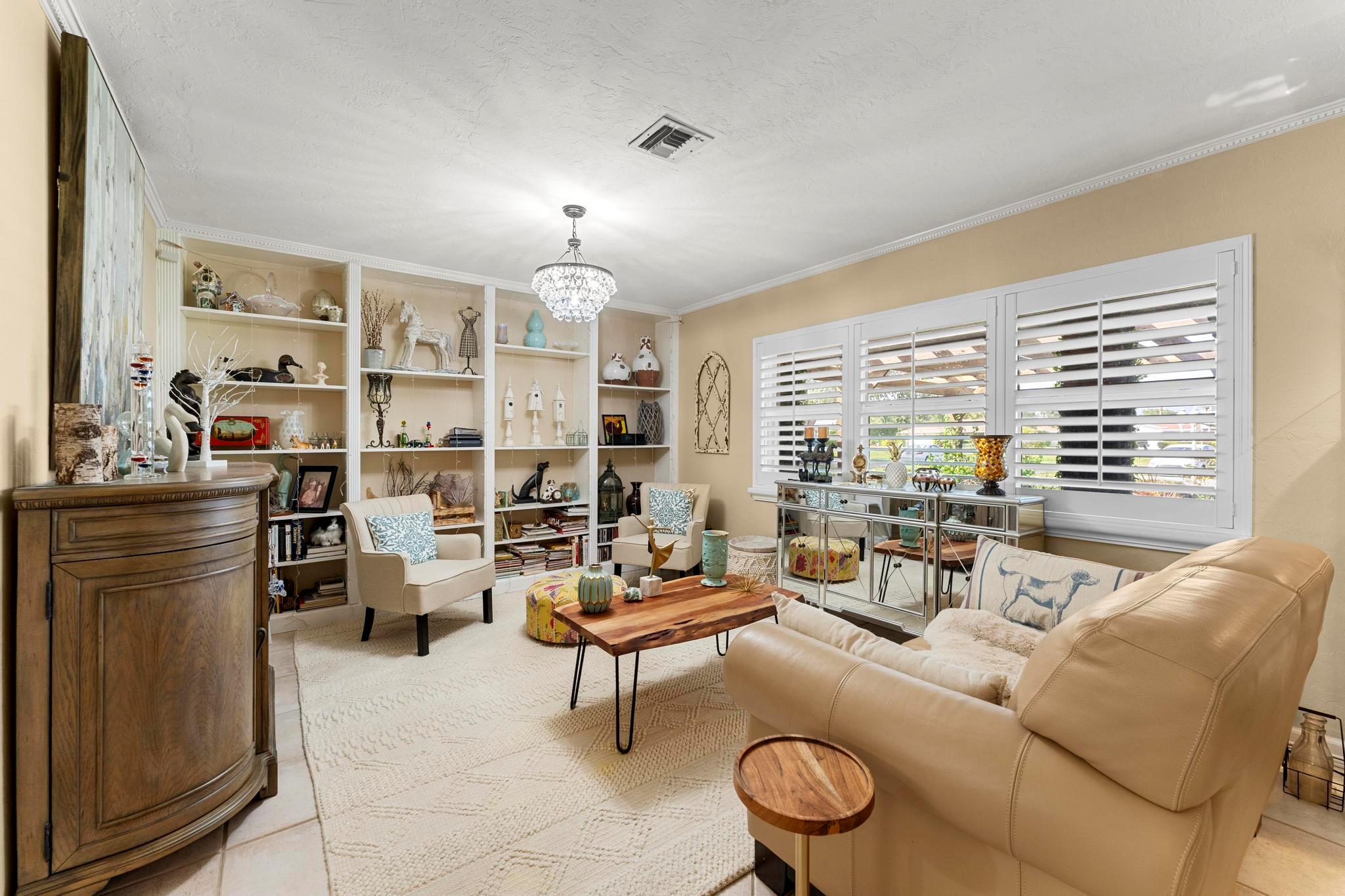 FLA-MANGO ESTATES AS - Residential