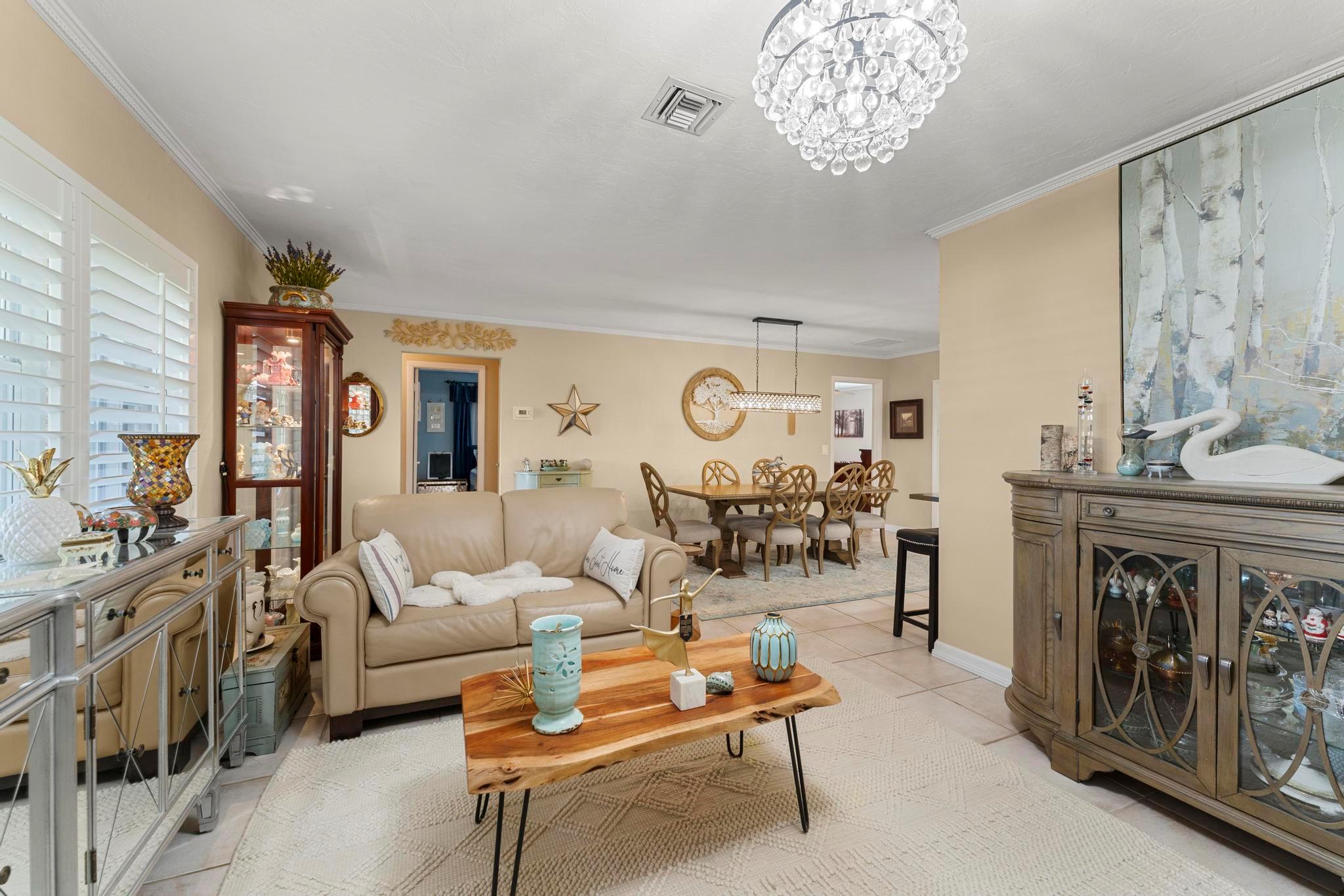 FLA-MANGO ESTATES AS - Residential