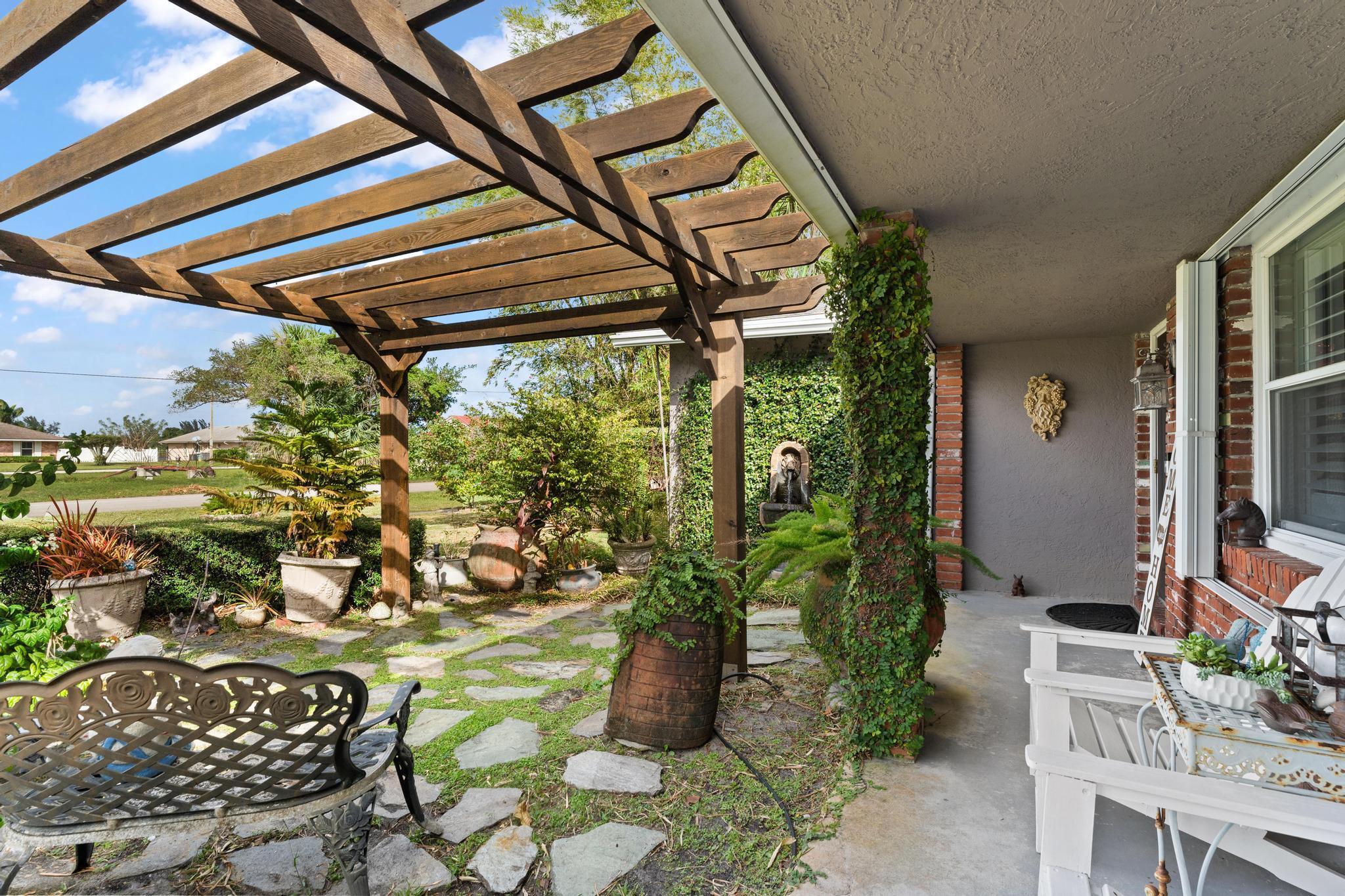 FLA-MANGO ESTATES AS - Residential