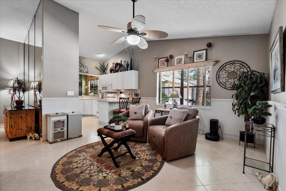 WOODLAND ESTATES - Residential