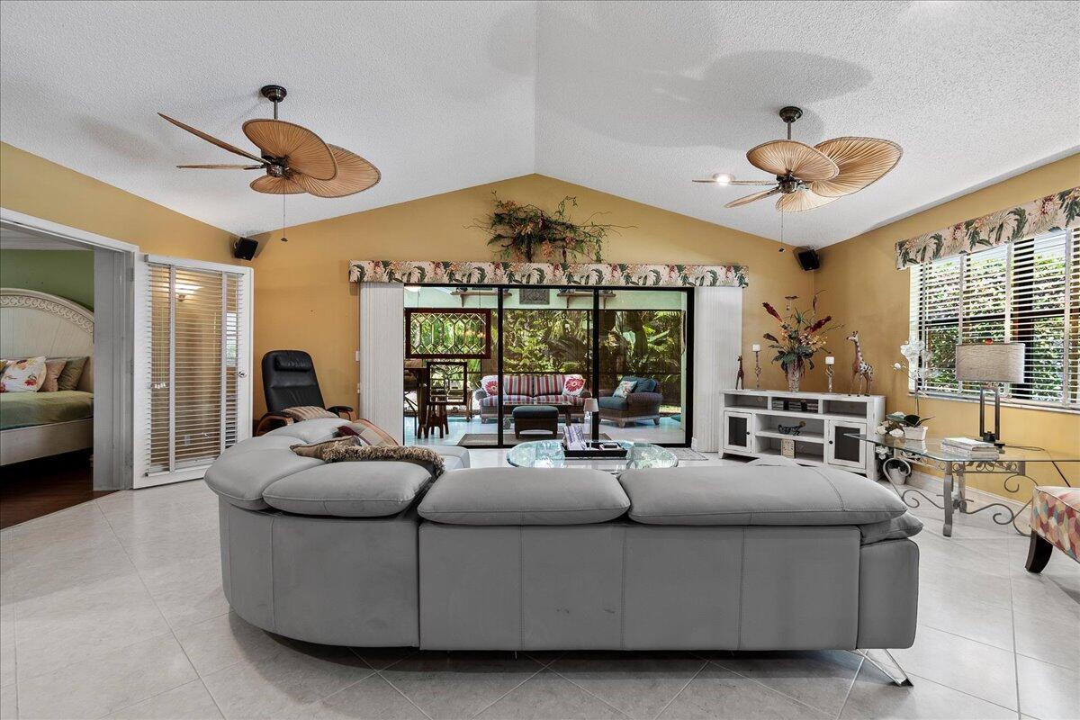 WOODLAND ESTATES - Residential