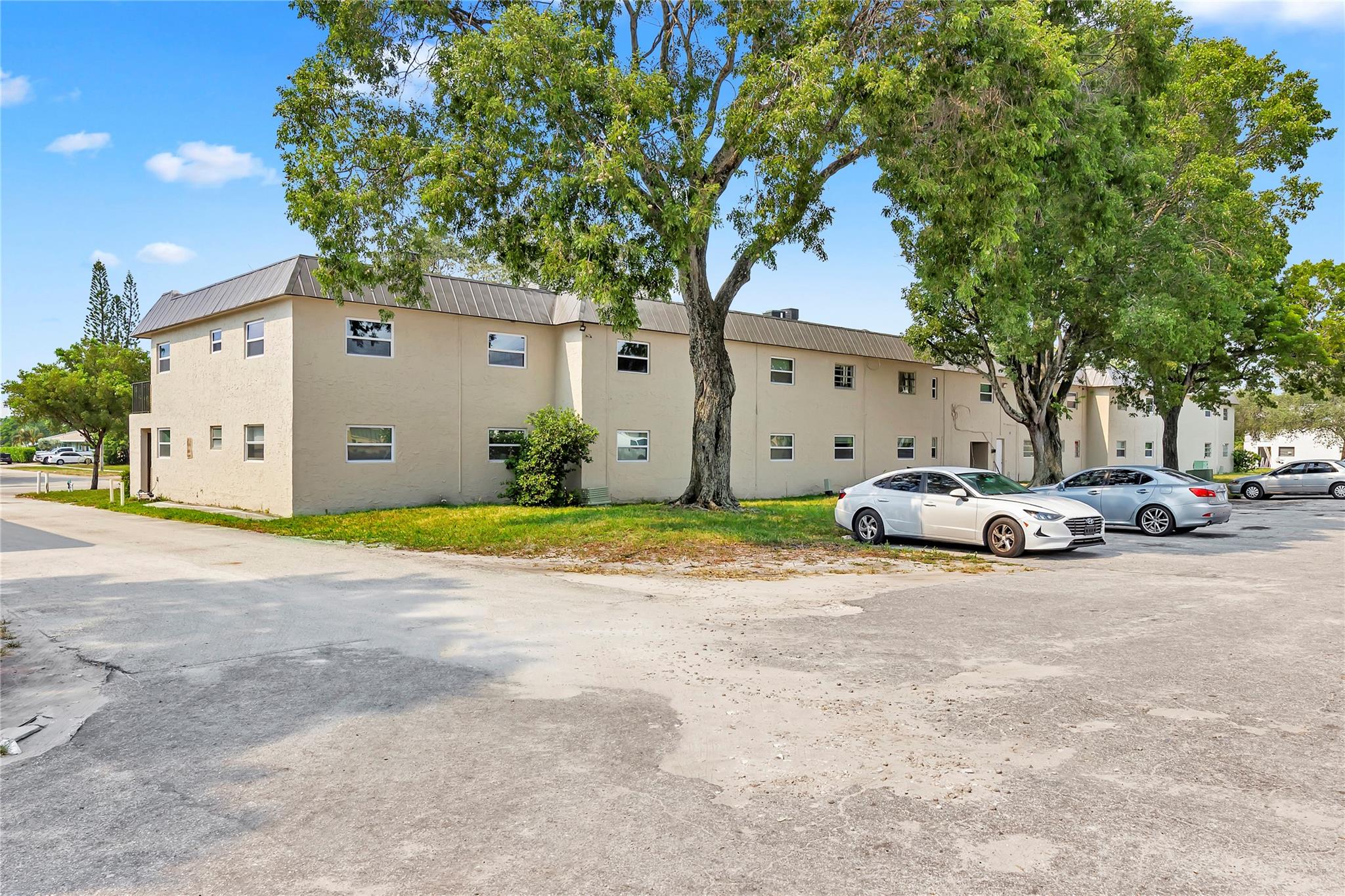 207 NW 32nd CT 106