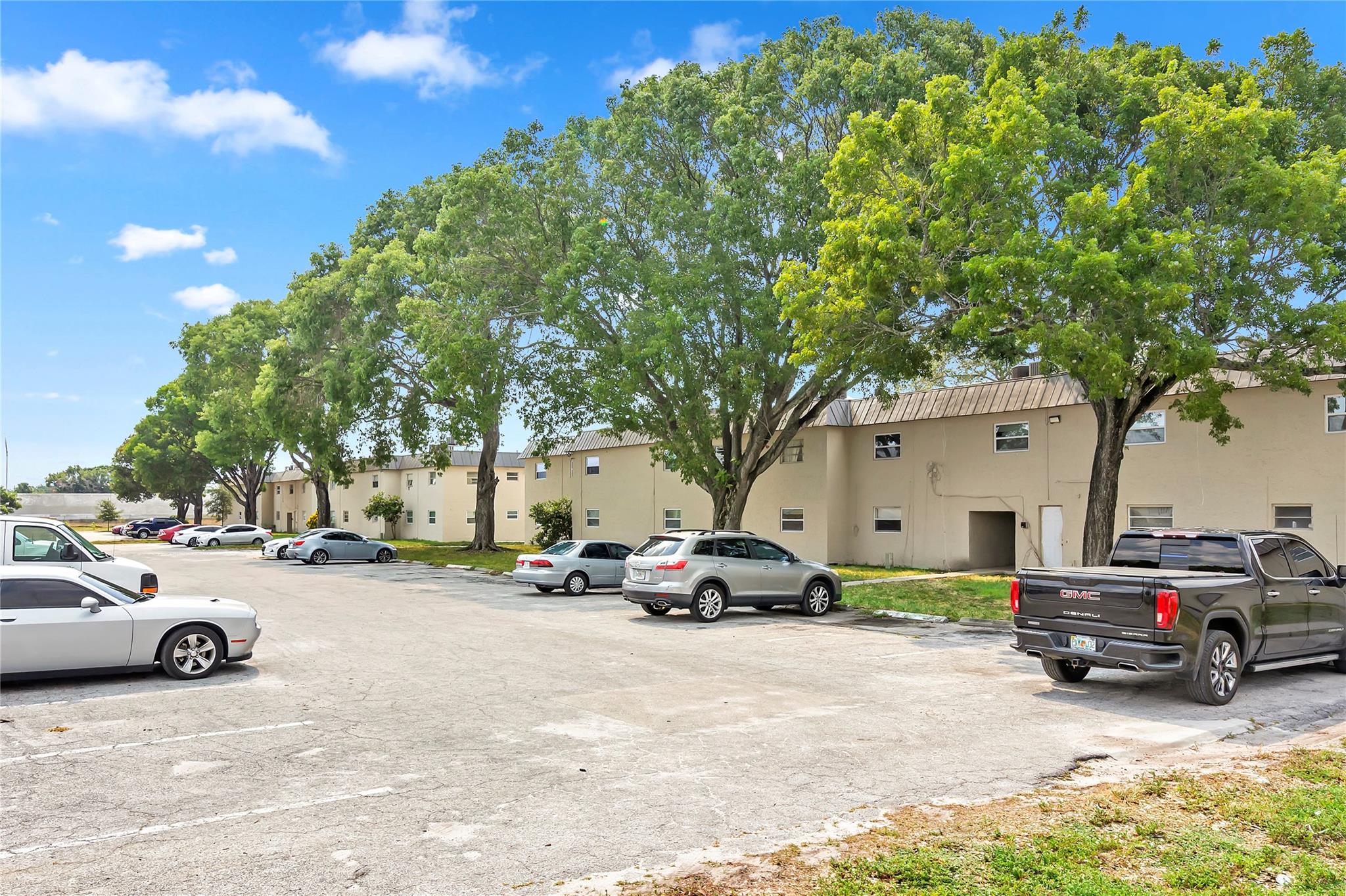 207 NW 32nd CT 106