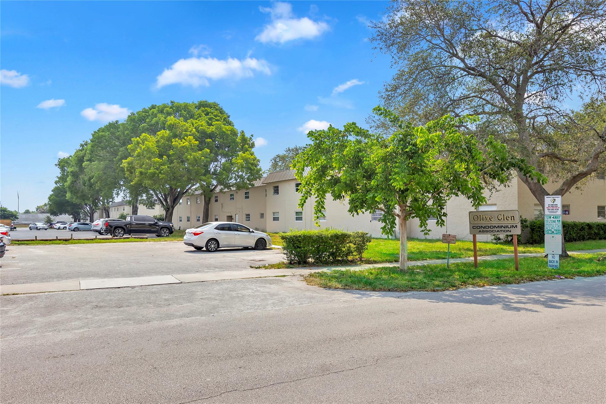 207 NW 32nd CT 106