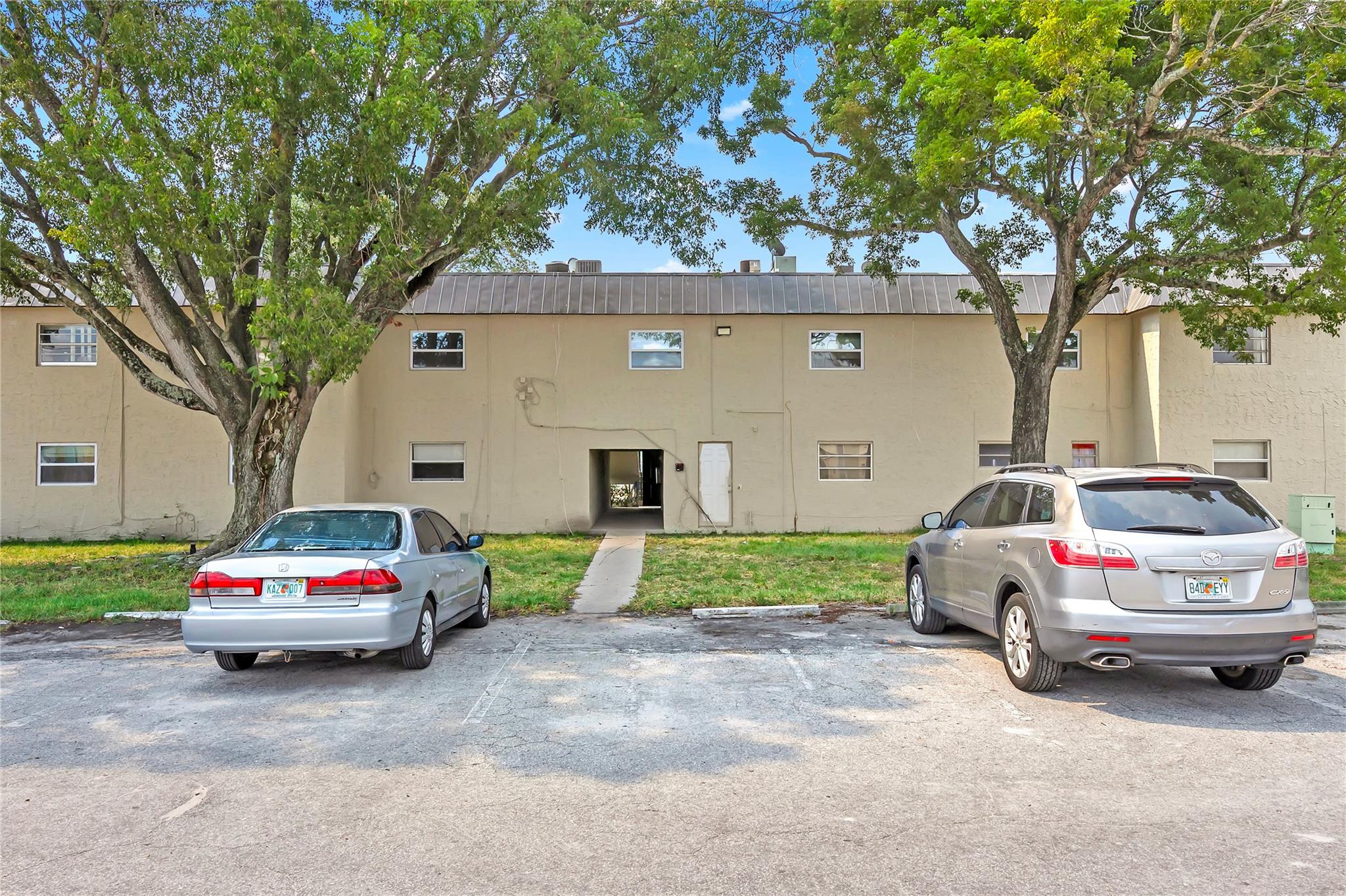 207 NW 32nd CT 106