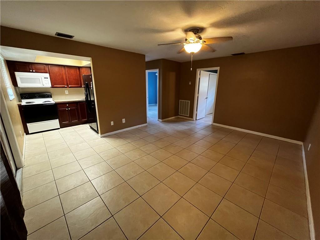 F A BARRETTS SUB OF W1/2 - Residential Lease