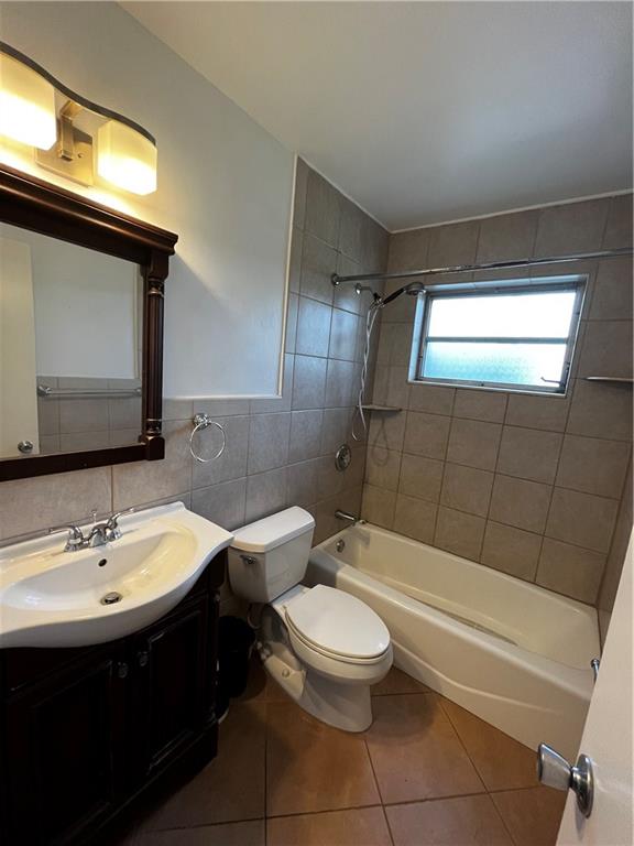 F A BARRETTS SUB OF W1/2 - Residential Lease