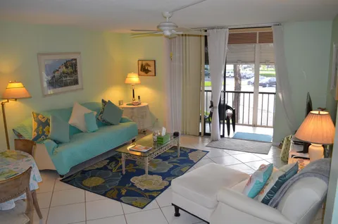 5190 Las Verdes Circle Unit 224, Delray Beach, FL 33484 - MLS#: R11057321