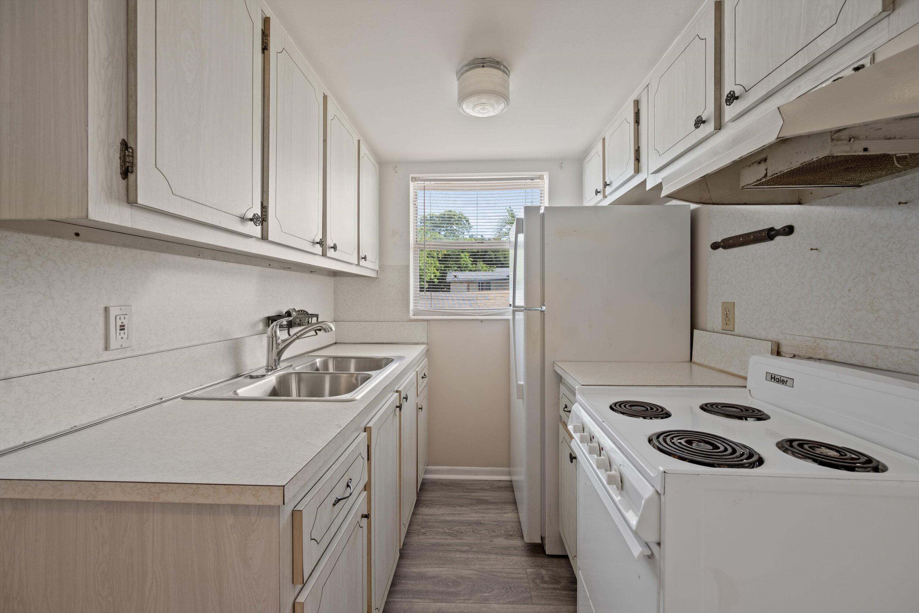 STERLING HOUSE CONDO - Residential