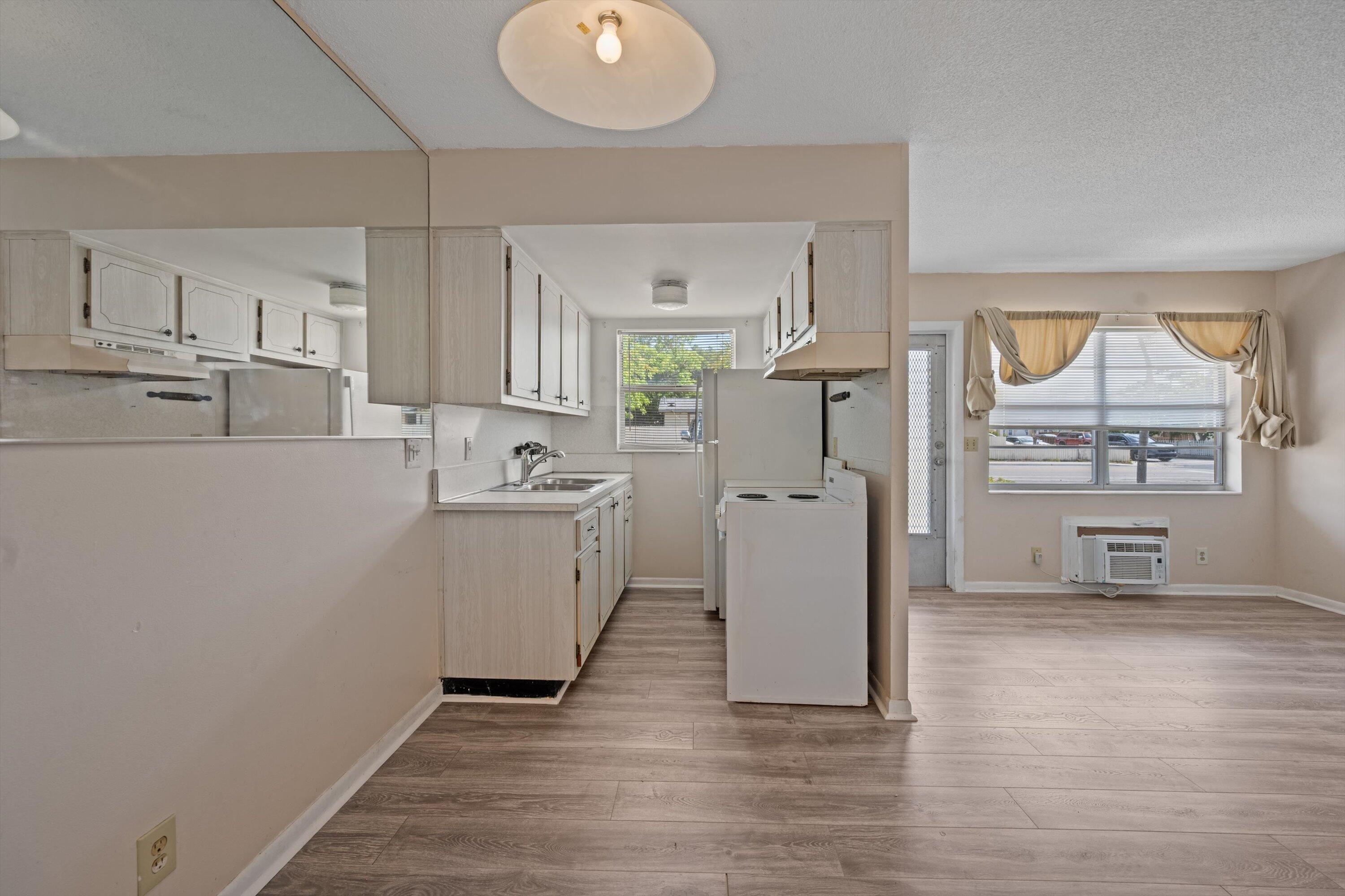 STERLING HOUSE CONDO - Residential