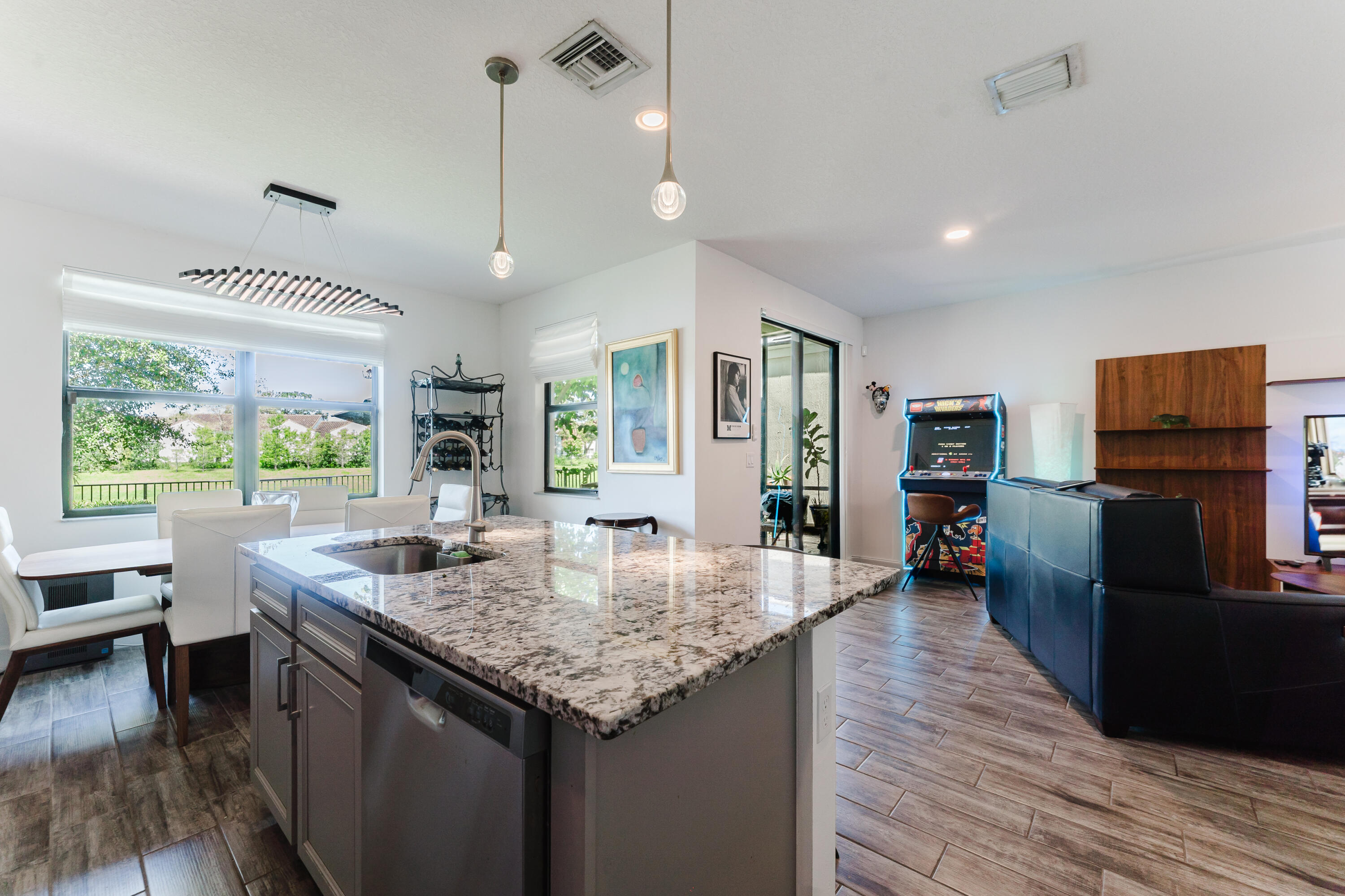 RESIDENCES AT PALM AIRE - Residential