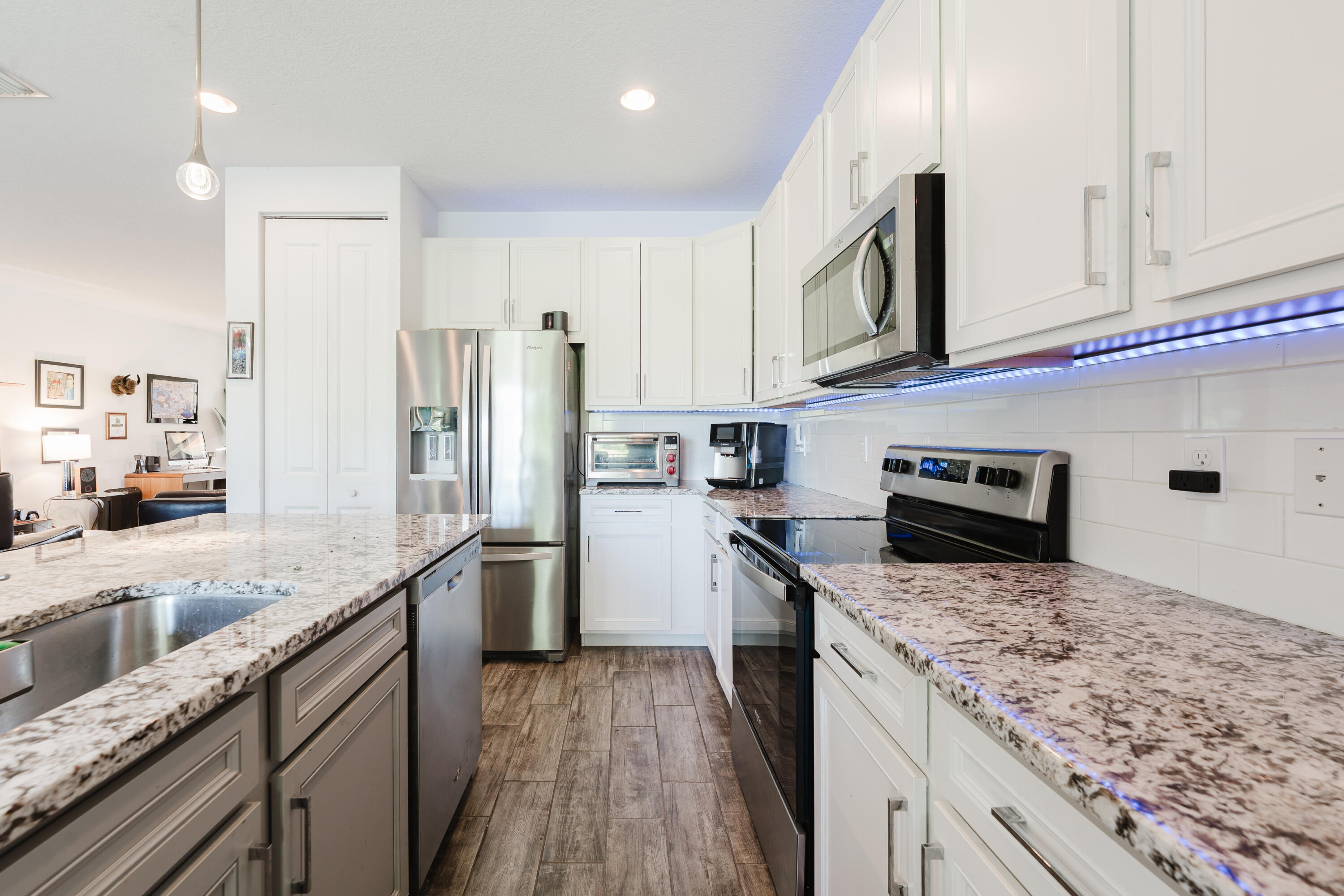 RESIDENCES AT PALM AIRE - Residential