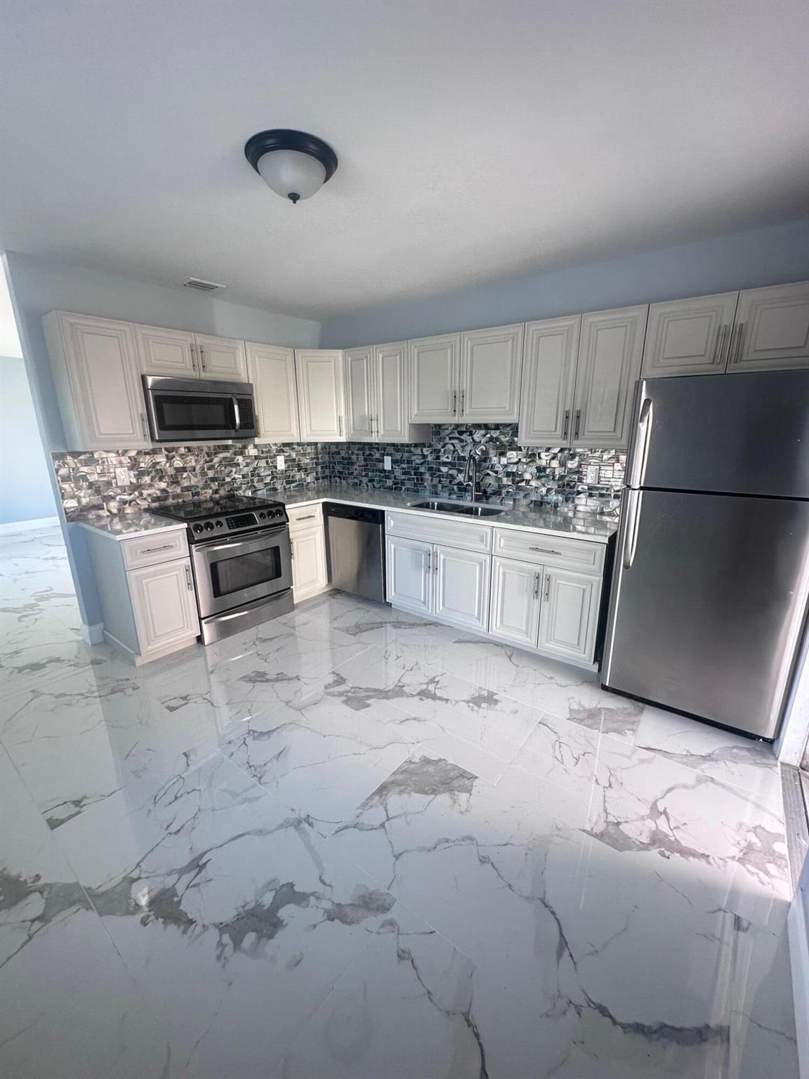 24-44-42, S 60 FT OF N 43 - Residential Income