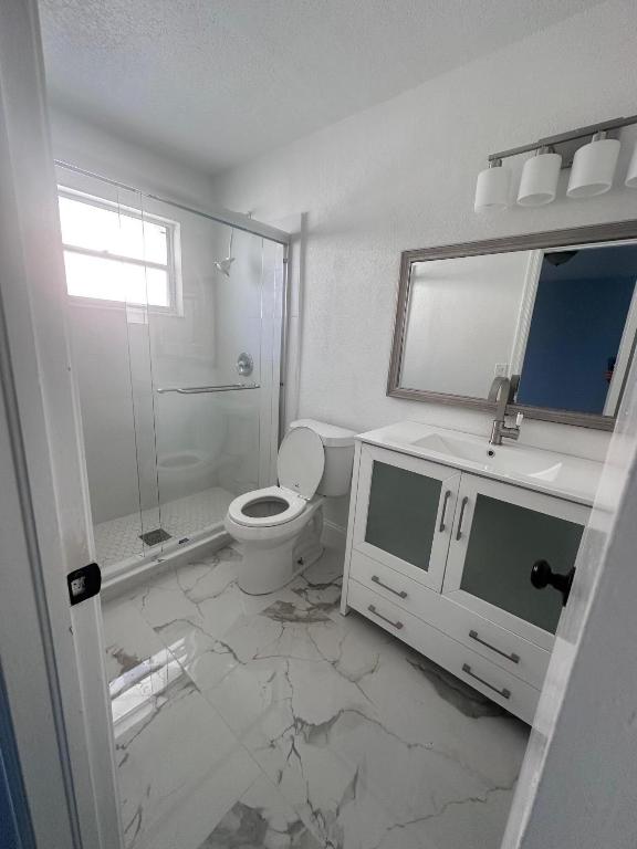 24-44-42, S 60 FT OF N 430.5 FT OF W 165 FT OF W 1 - Residential Income