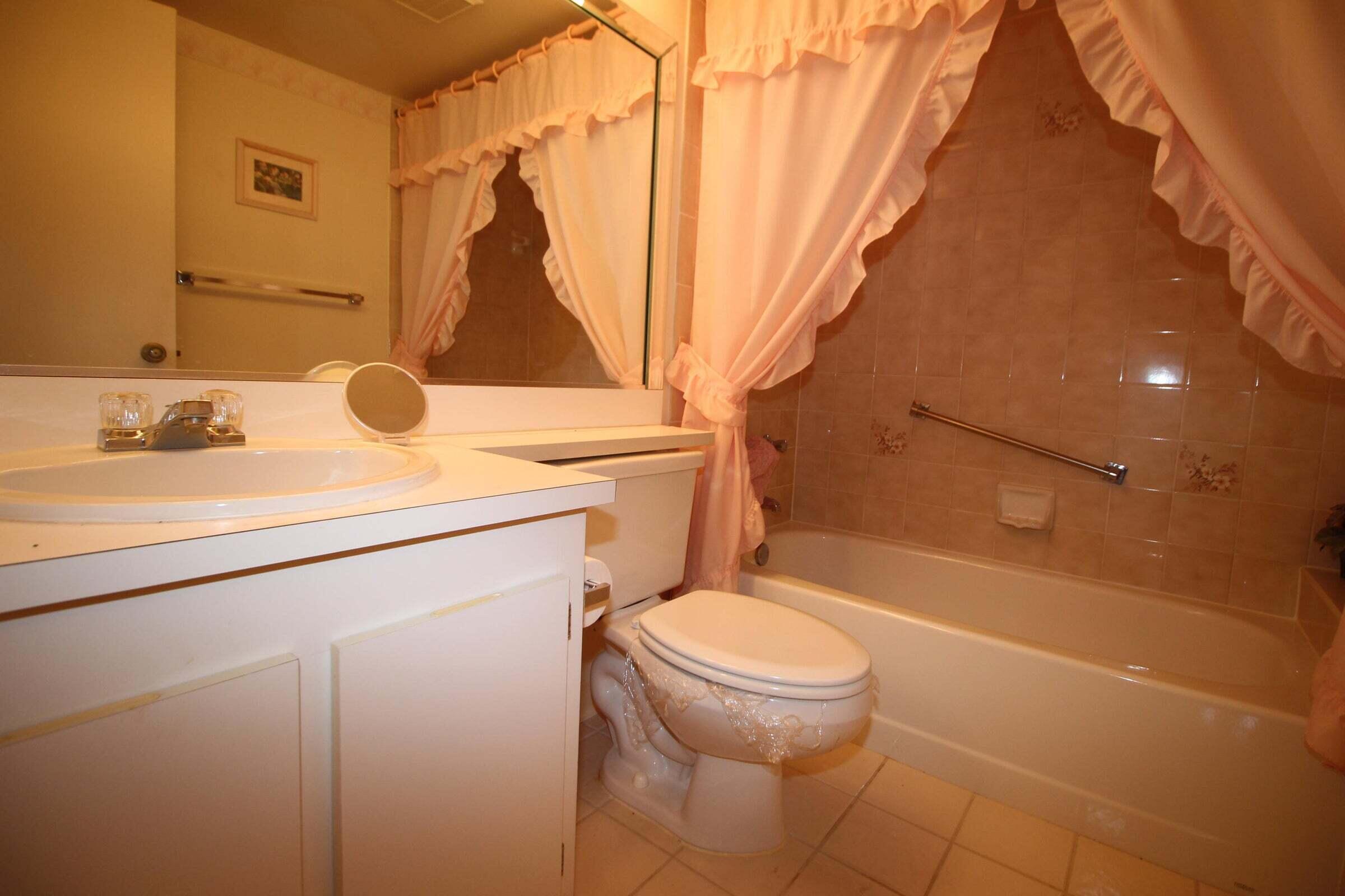 PINE RIDGE NORTH VILLAGE IV CONDO - Residential