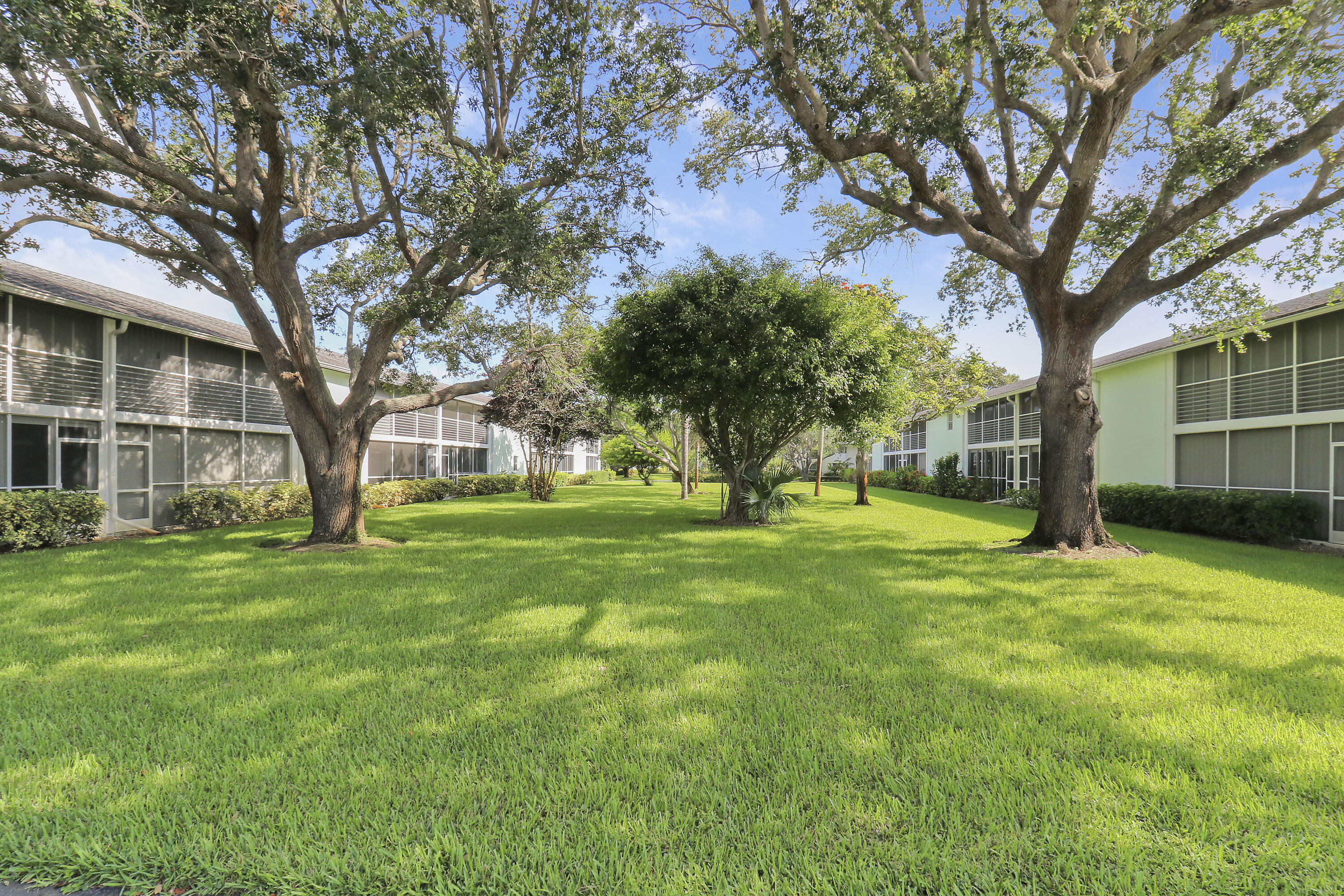 TEQUESTA GARDEN CONDO 3 - Residential