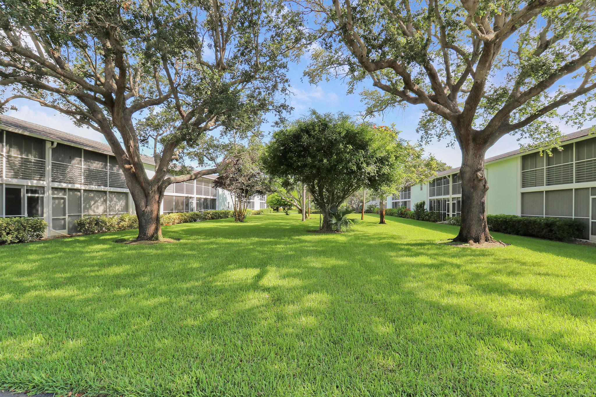 TEQUESTA GARDEN CONDO 3 - Residential
