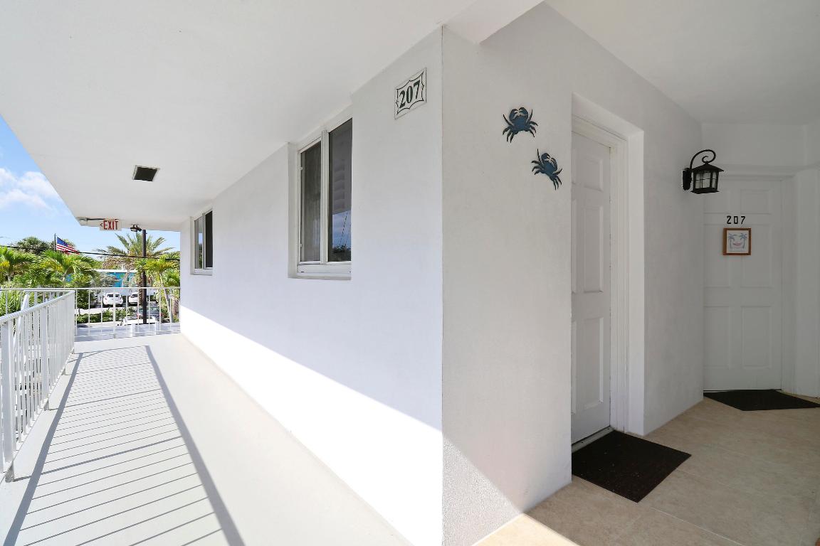 TEQUESTA GARDEN CONDO 3 - Residential