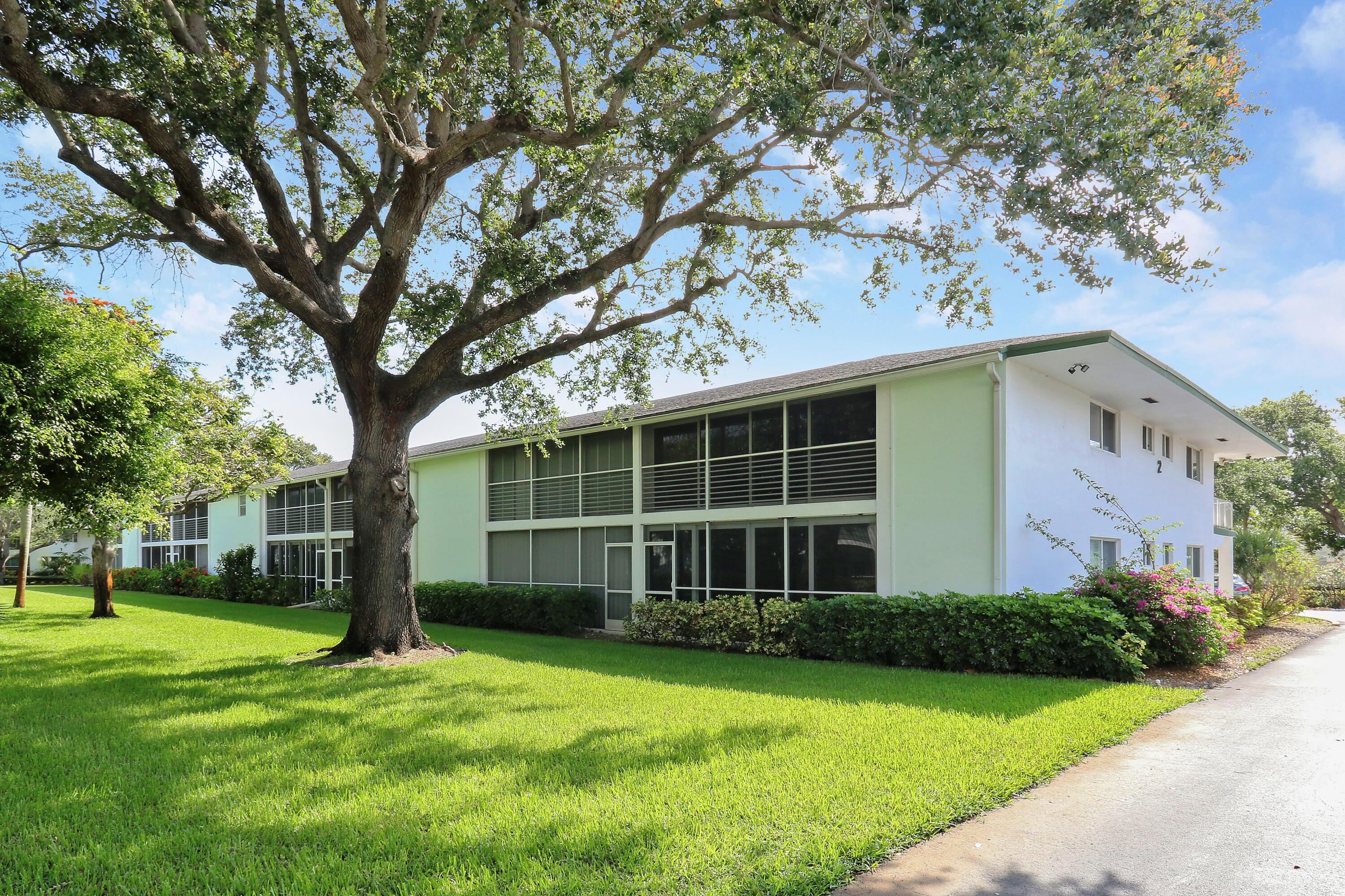 TEQUESTA GARDEN CONDO 3 - Residential
