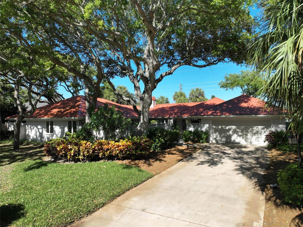 Photo of 1200 POITRAS Drive, Vero Beach, FL 32963 (MLS # B26078457)