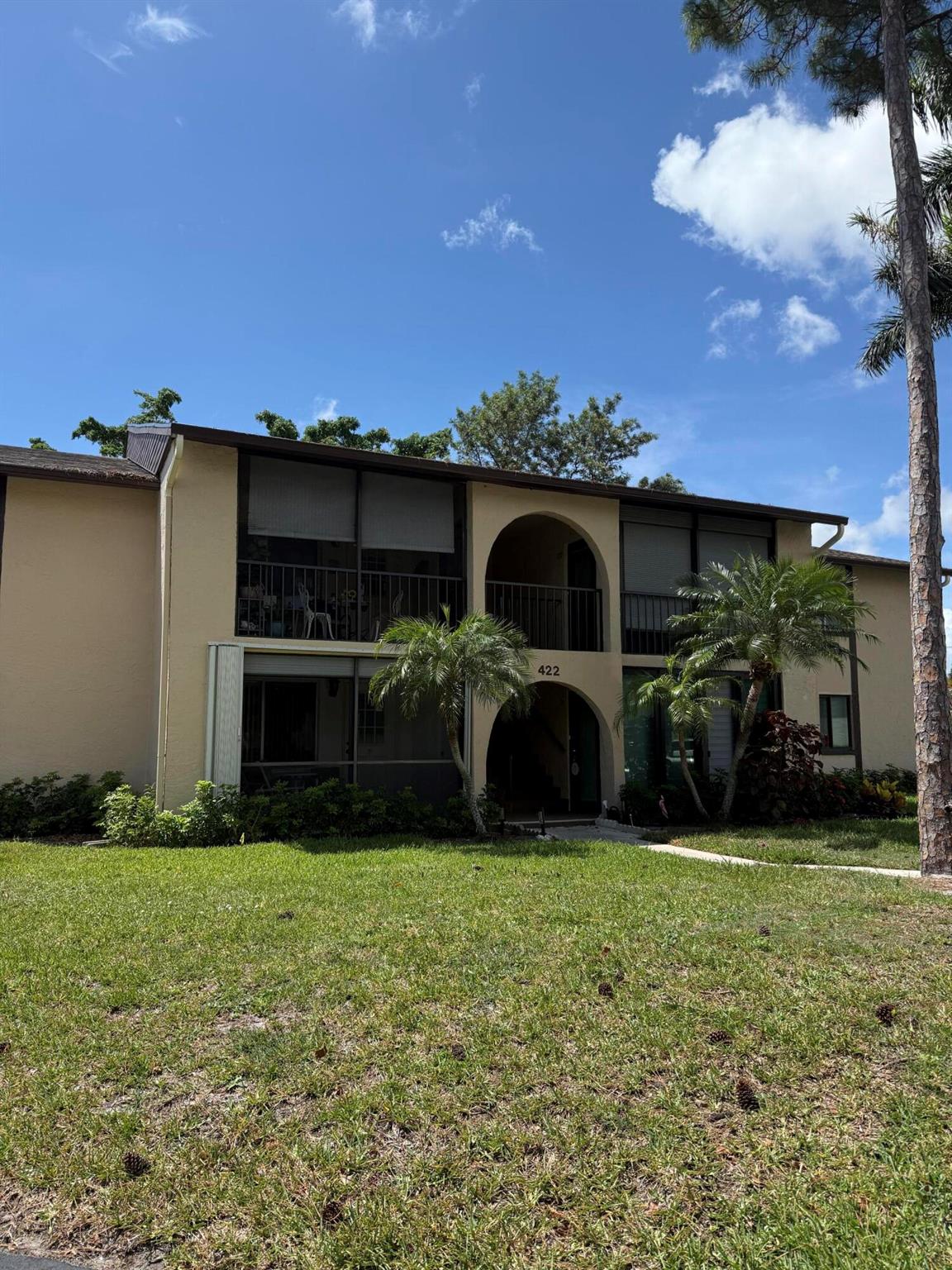 Enjoy this cozy winter retreat condo. Fully outfitted and close to shopping, dining, and entertainment