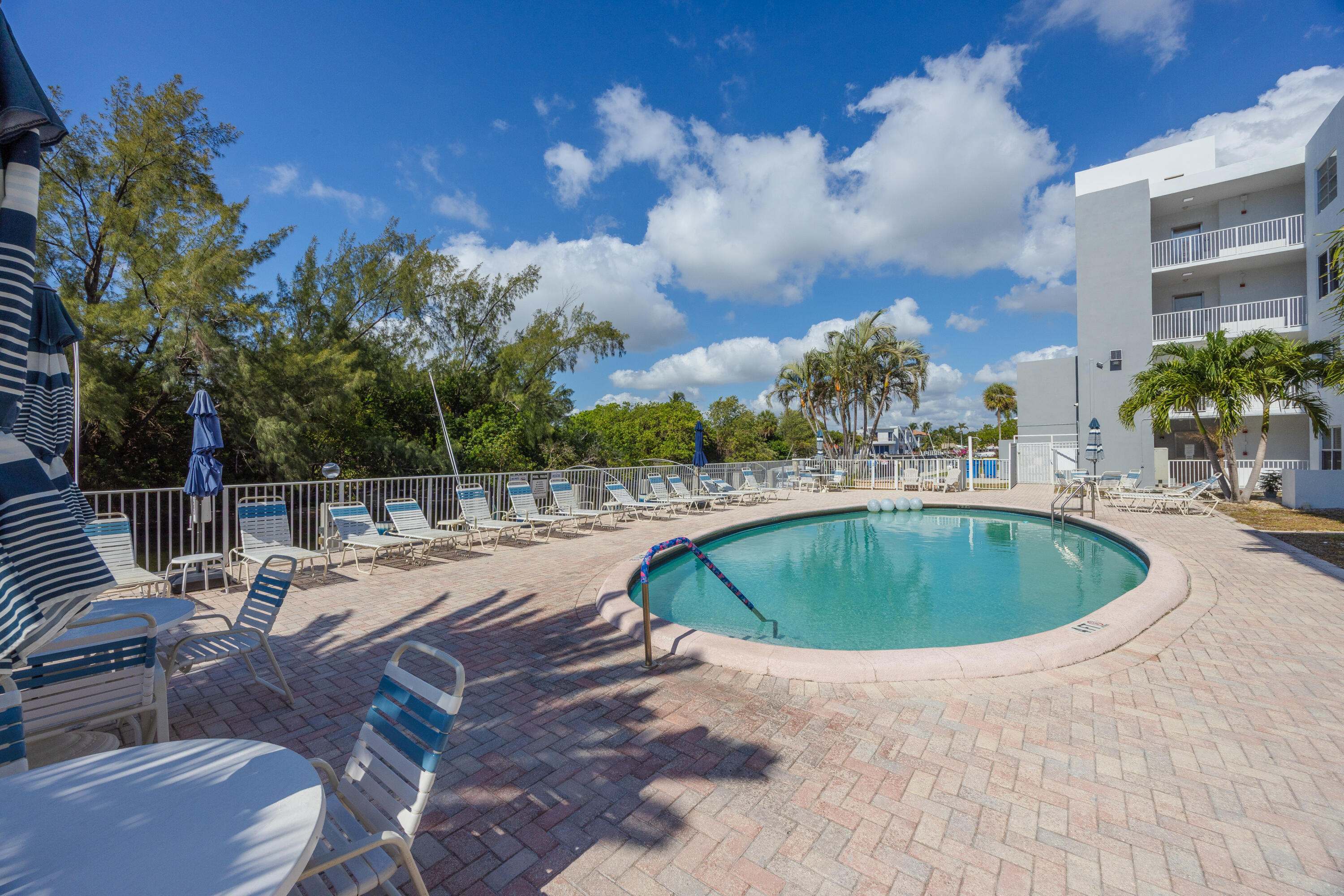 2850 NE 14th Street Causeway 210b