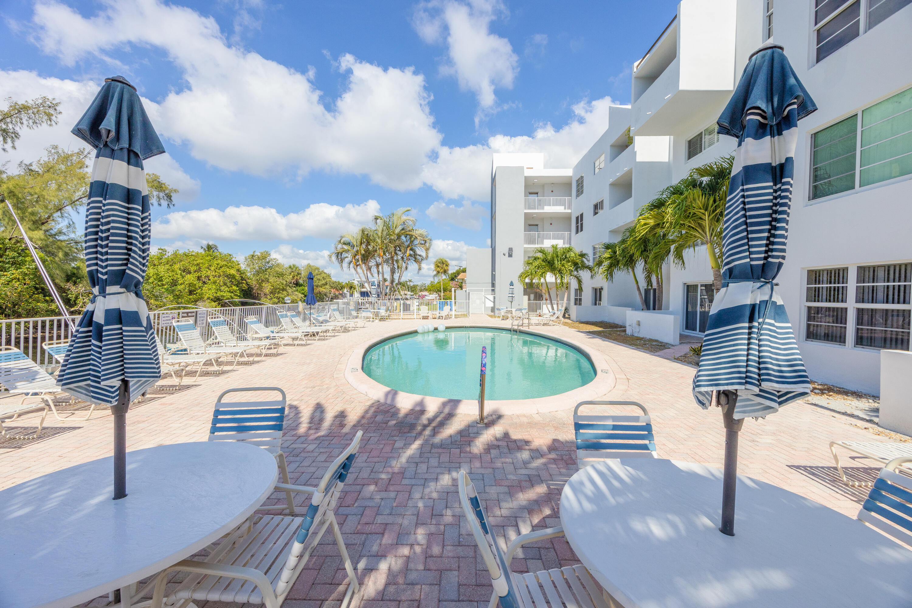 2850 NE 14th Street Causeway 210b