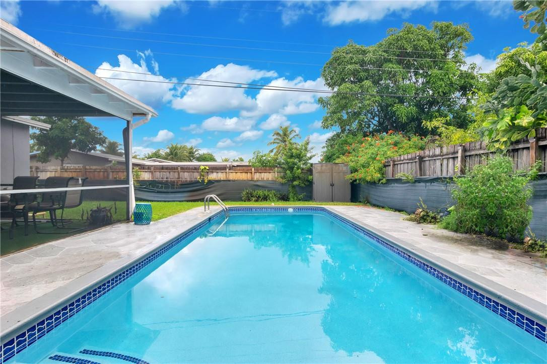 SUNRISE GOLF VILLAGE FIRS - Residential