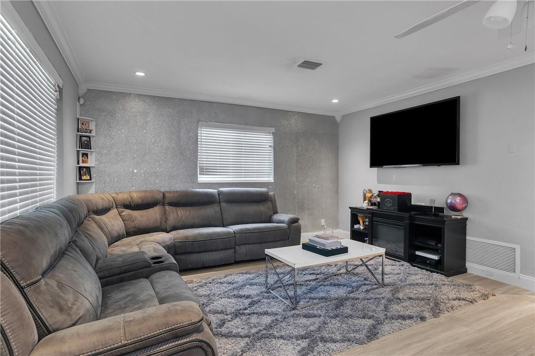 SUNRISE GOLF VILLAGE FIRS - Residential