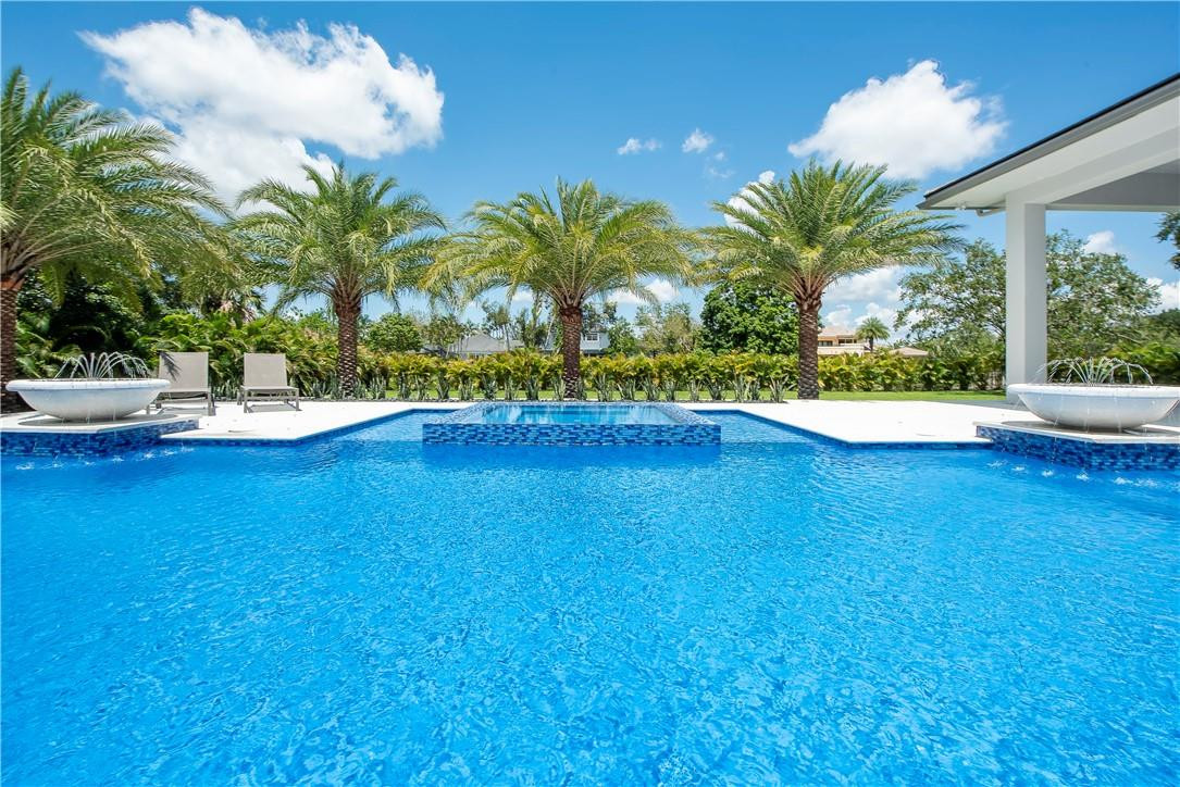 PLANTATION ACRES - Residential