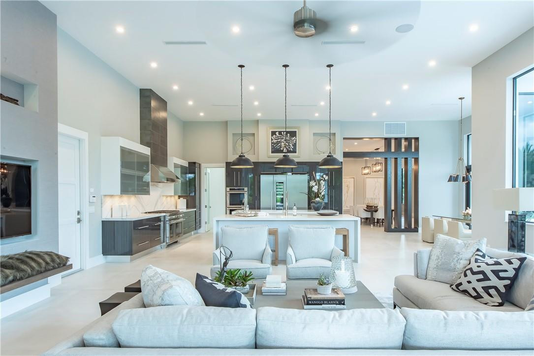 PLANTATION ACRES - Residential