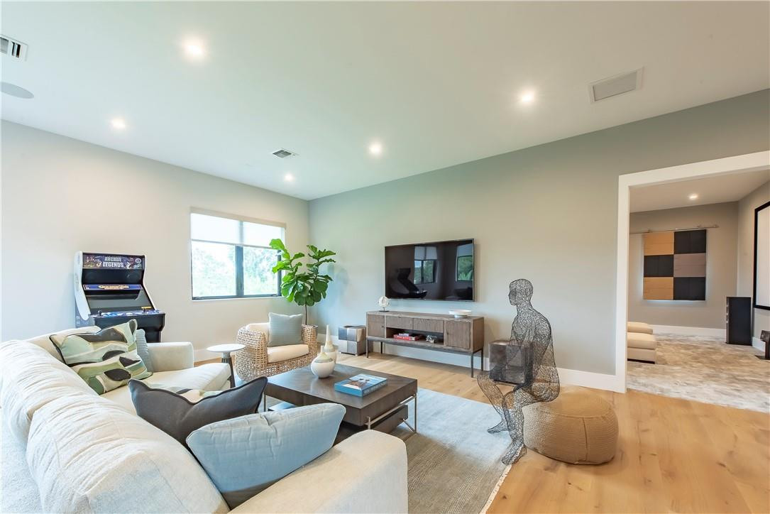 PLANTATION ACRES - Residential