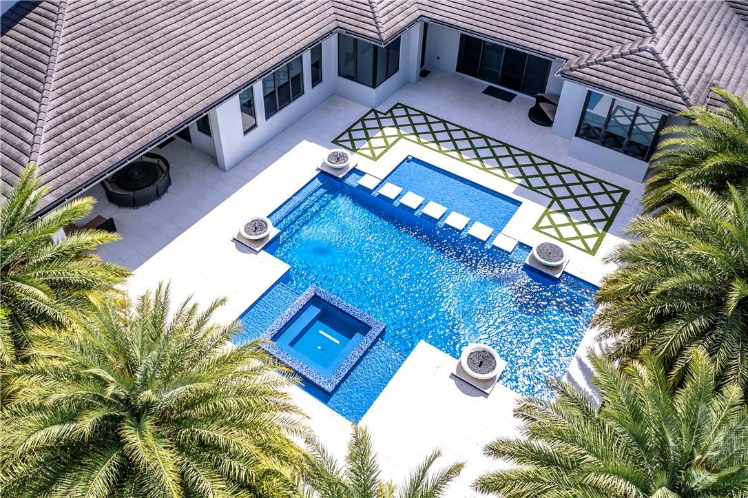 PLANTATION ACRES - Residential