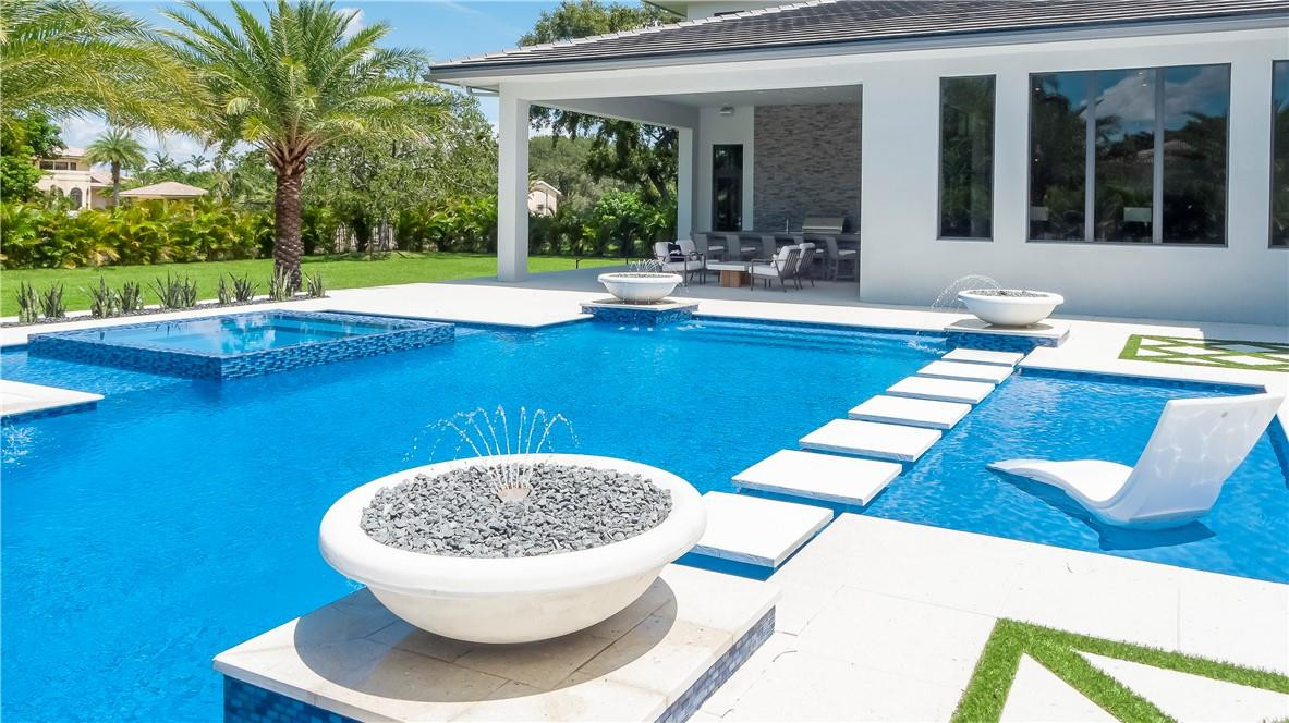 PLANTATION ACRES - Residential