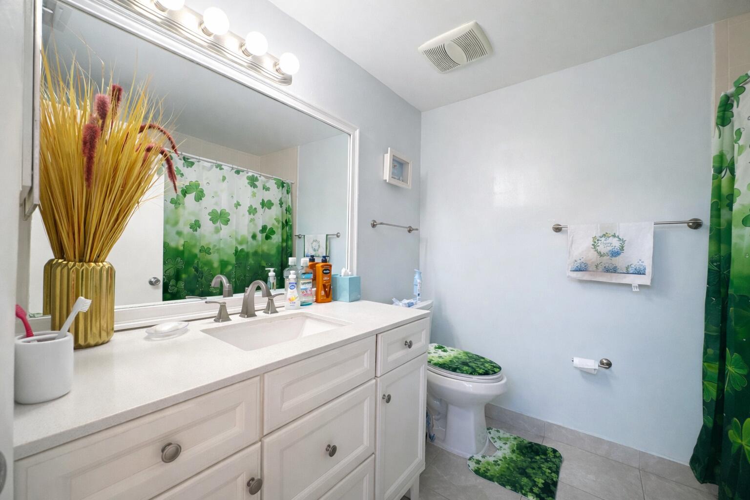 WESTCHESTER TOWNHOUSES - Residential