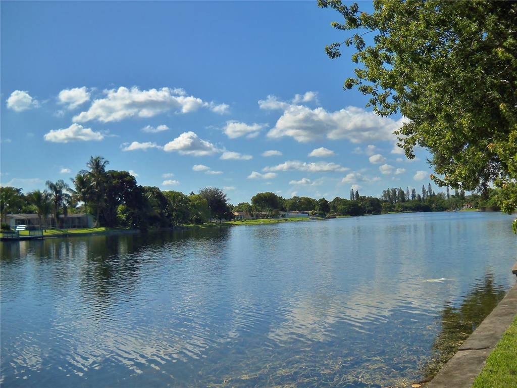 Pembroke Lakes Sec 2 81-4 - Residential