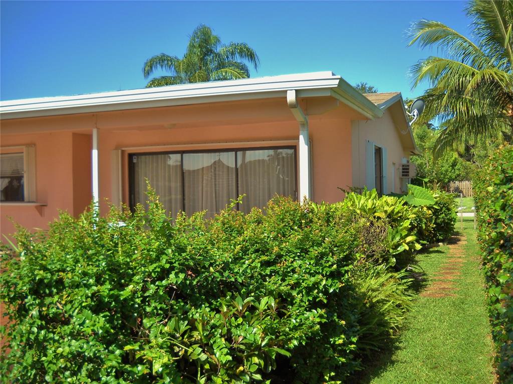 Pembroke Lakes Sec 2 81-4 - Residential