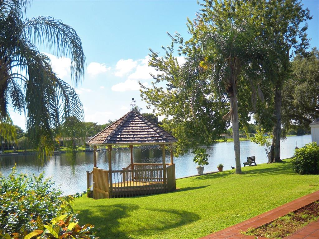 Pembroke Lakes Sec 2 81-4 - Residential