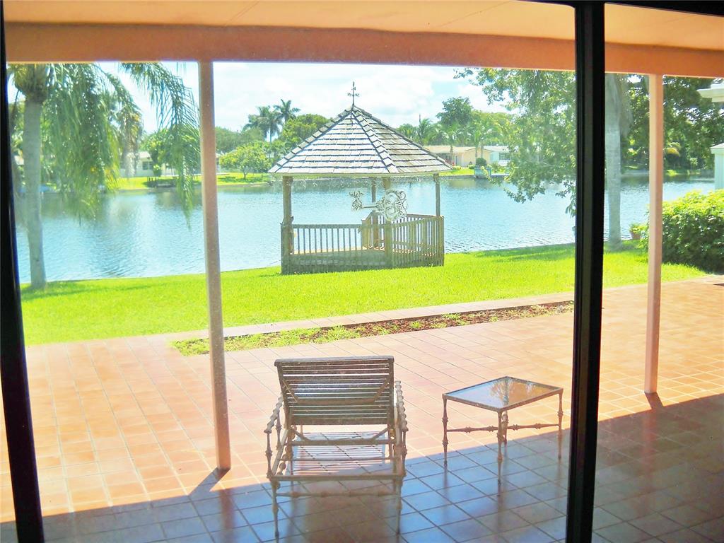 Pembroke Lakes Sec 2 81-4 - Residential